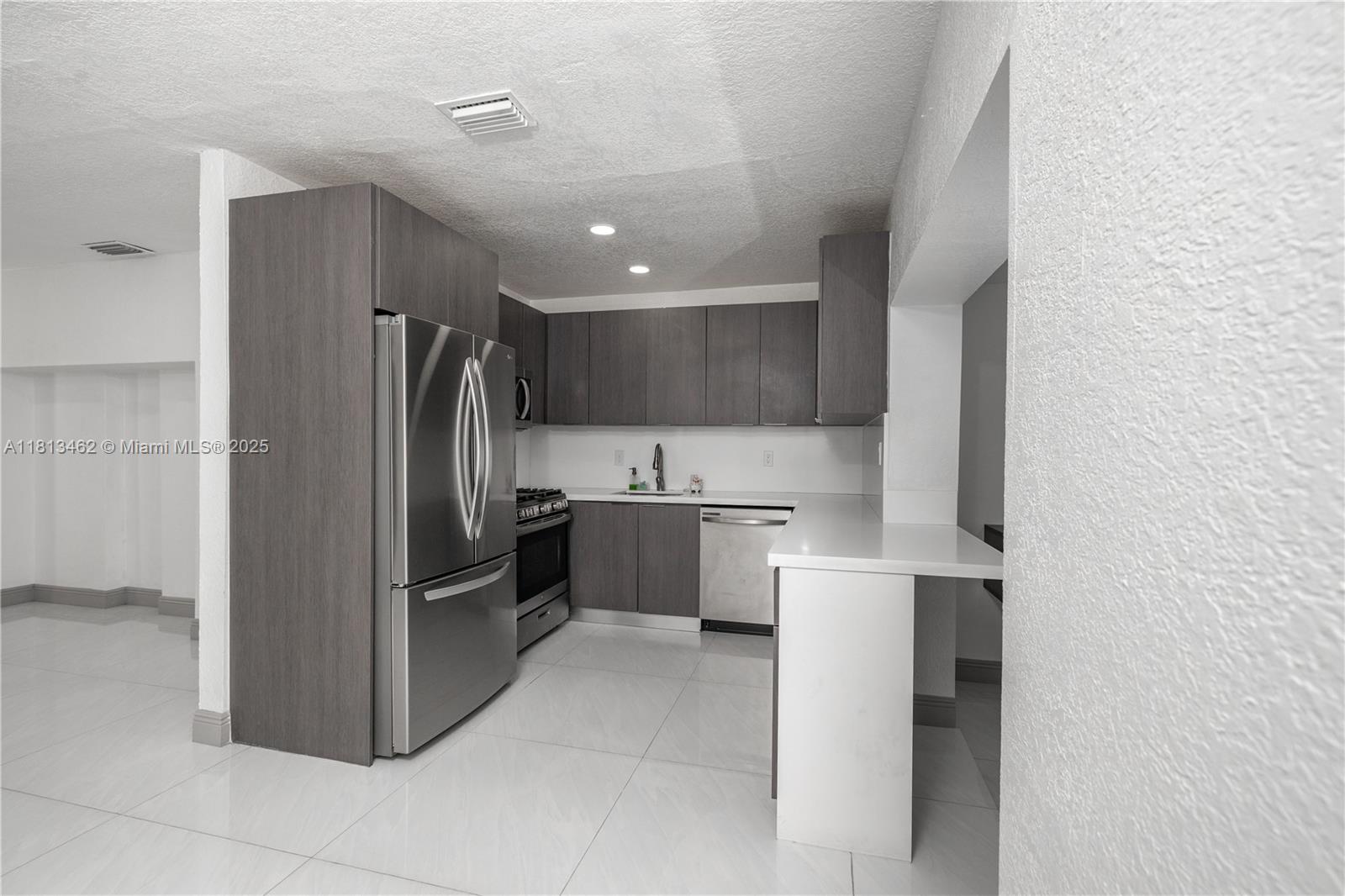 5330 E 6th Ave, Hialeah, Florida image 9
