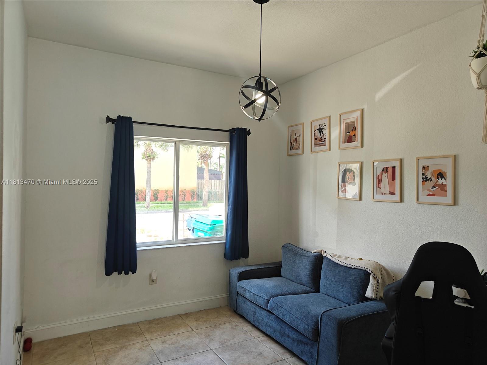 17847 NW 74th Path, Hialeah, Florida image 7