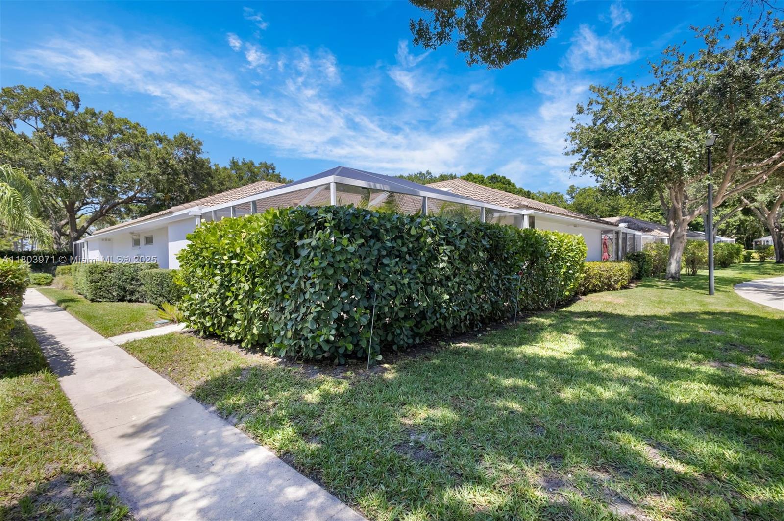 2904 Pin Oak Ct, Palm Beach Gardens, Florida image 1