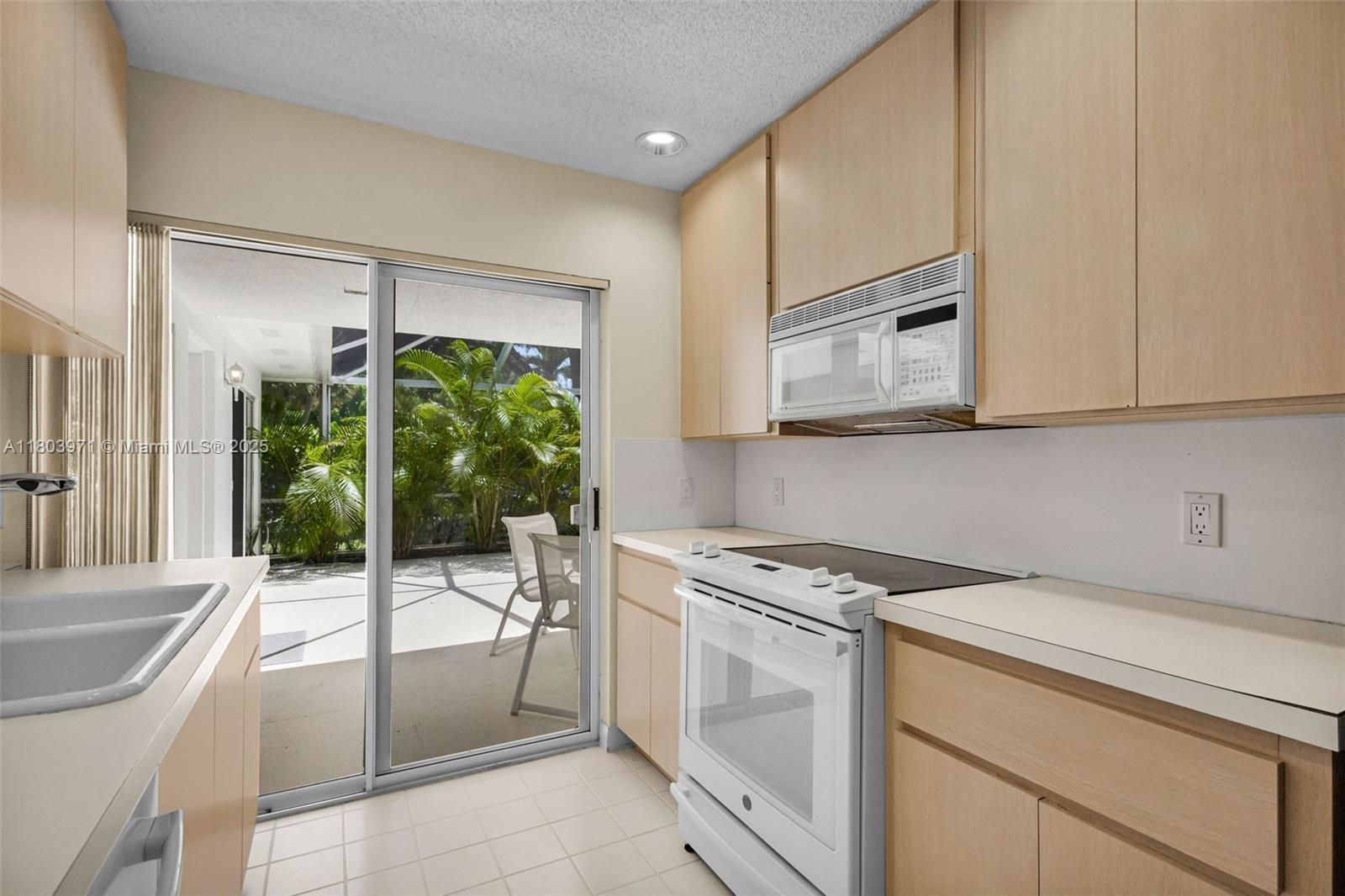 2904 Pin Oak Ct, Palm Beach Gardens, Florida image 12