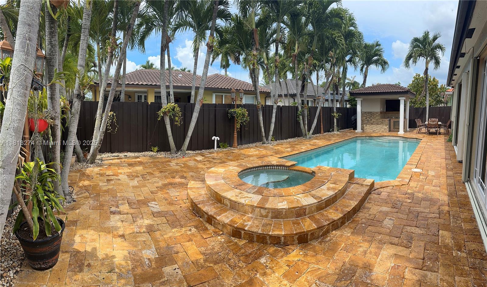 8792 NW 167th St, Miami Lakes, Florida image 3