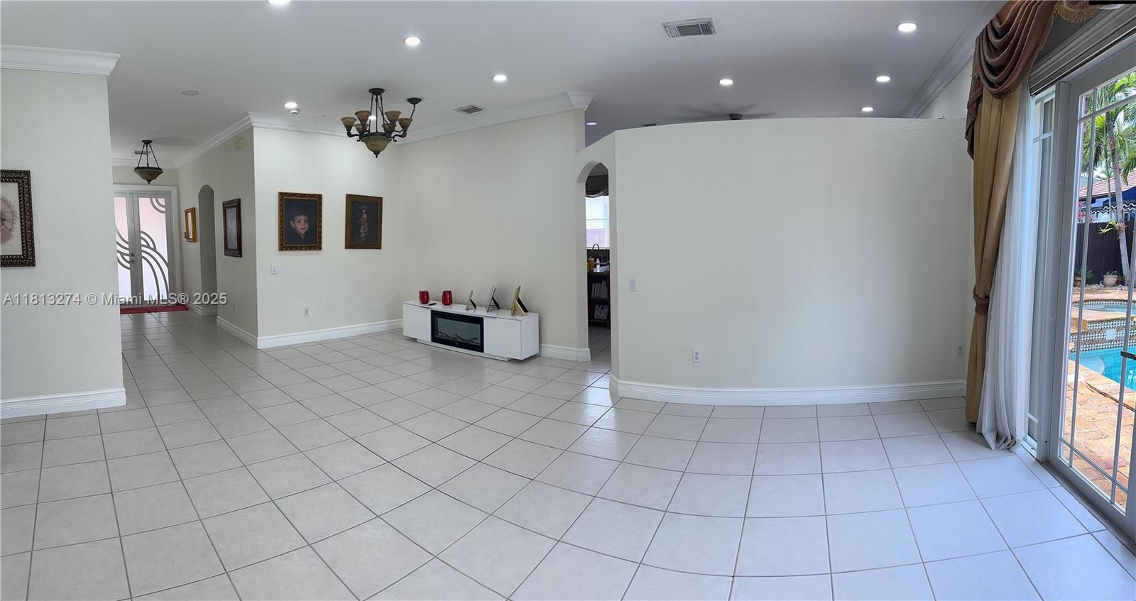 8792 NW 167th St, Miami Lakes, Florida image 5