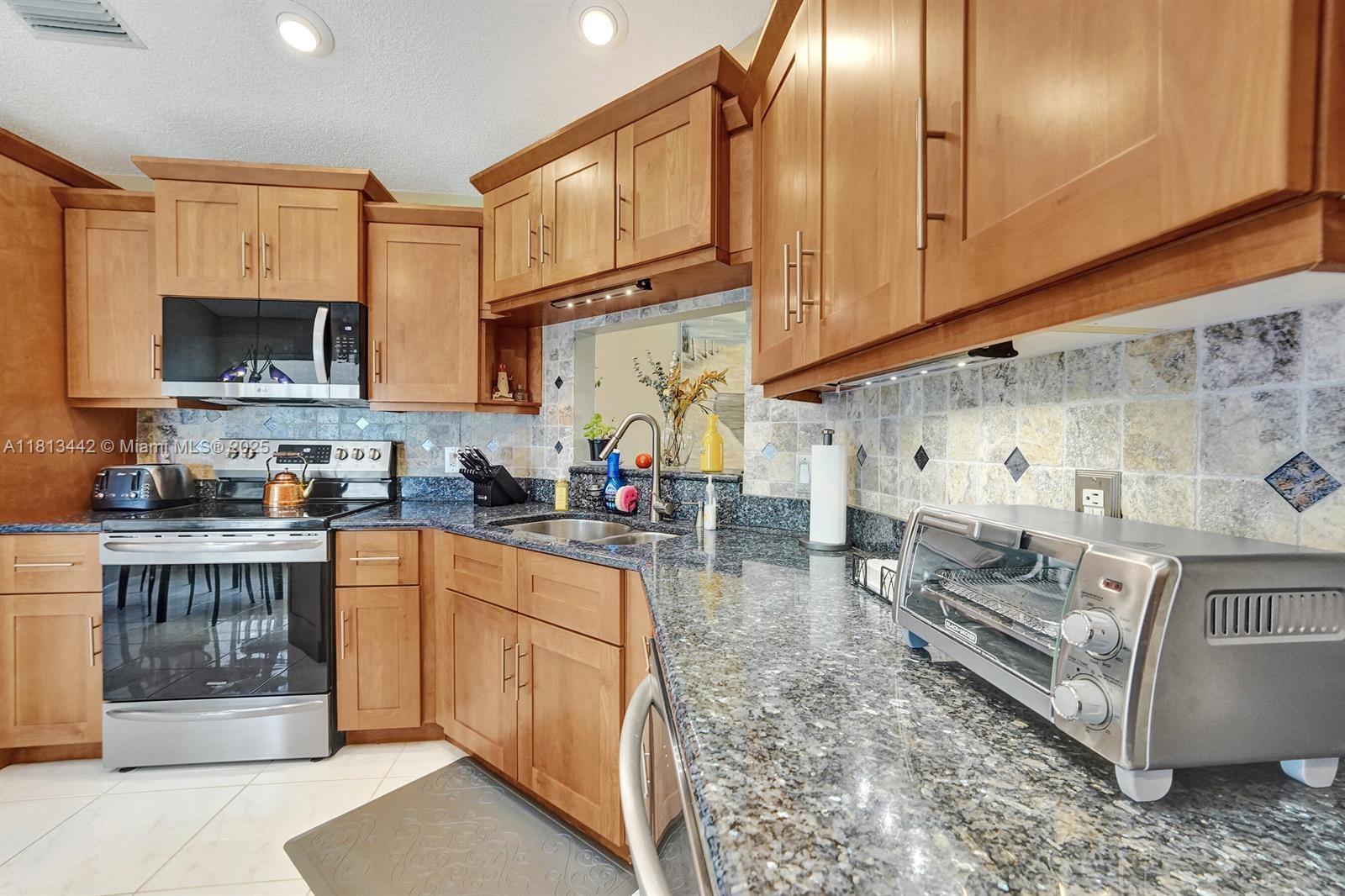 6081 Bluegrass Dr, Boynton Beach, Florida image 9