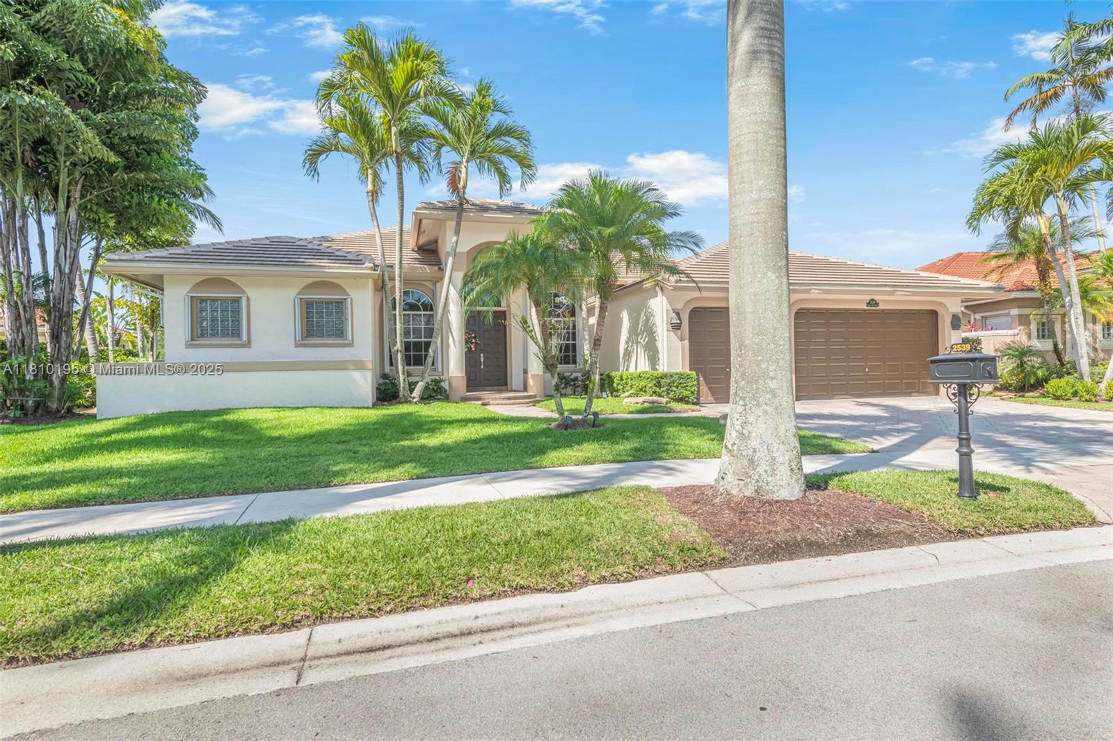 2539 Eagle Run Dr, Weston, Florida image 11