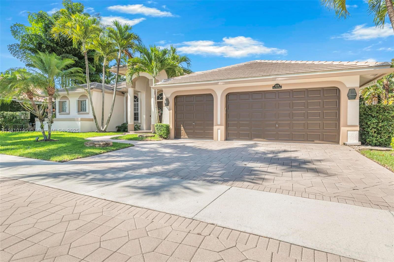 2539 Eagle Run Dr, Weston, Florida image 13