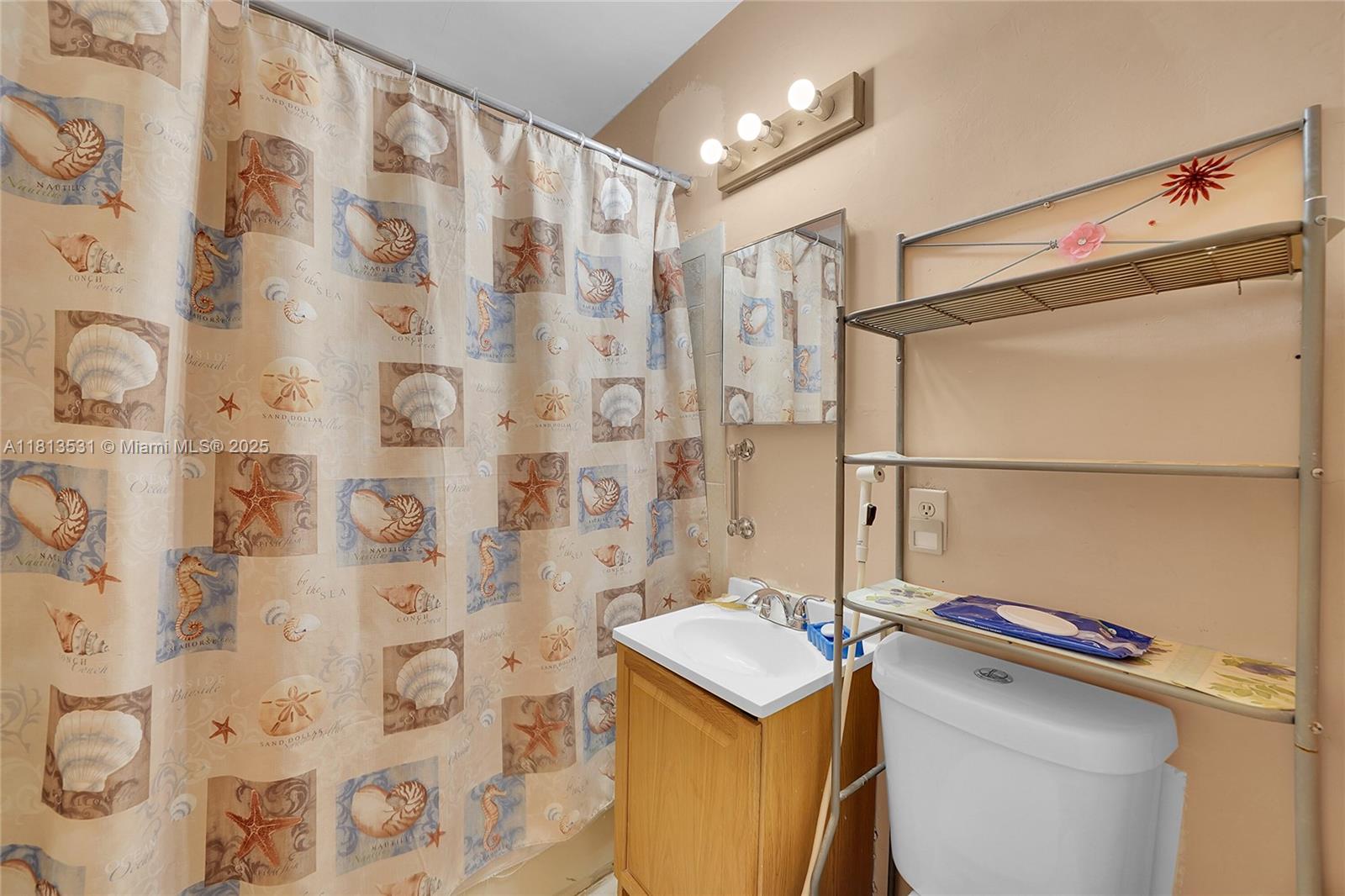 525 NE 126th St, North Miami, Florida image 12