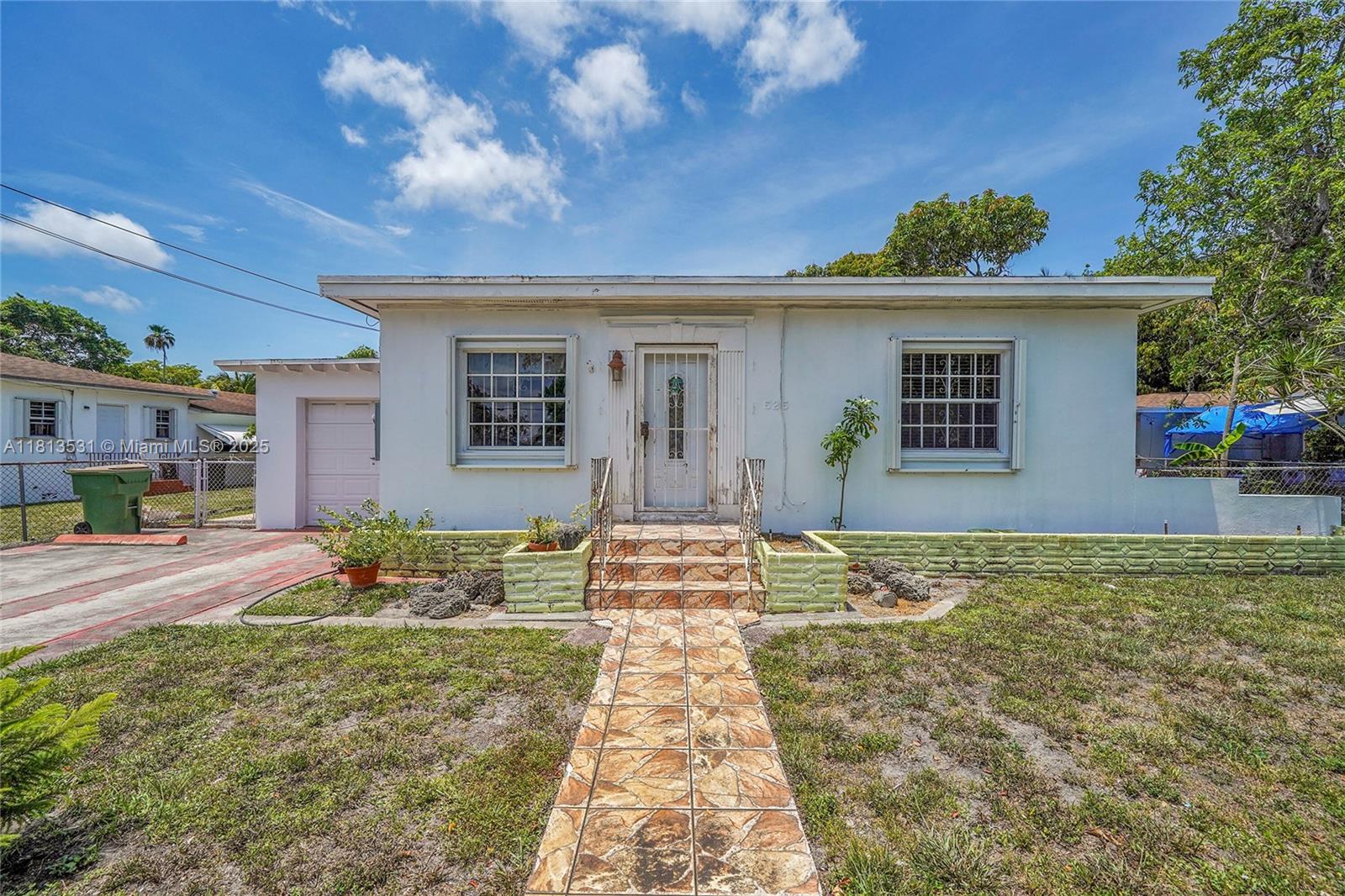 525 NE 126th St, North Miami, Florida image 2