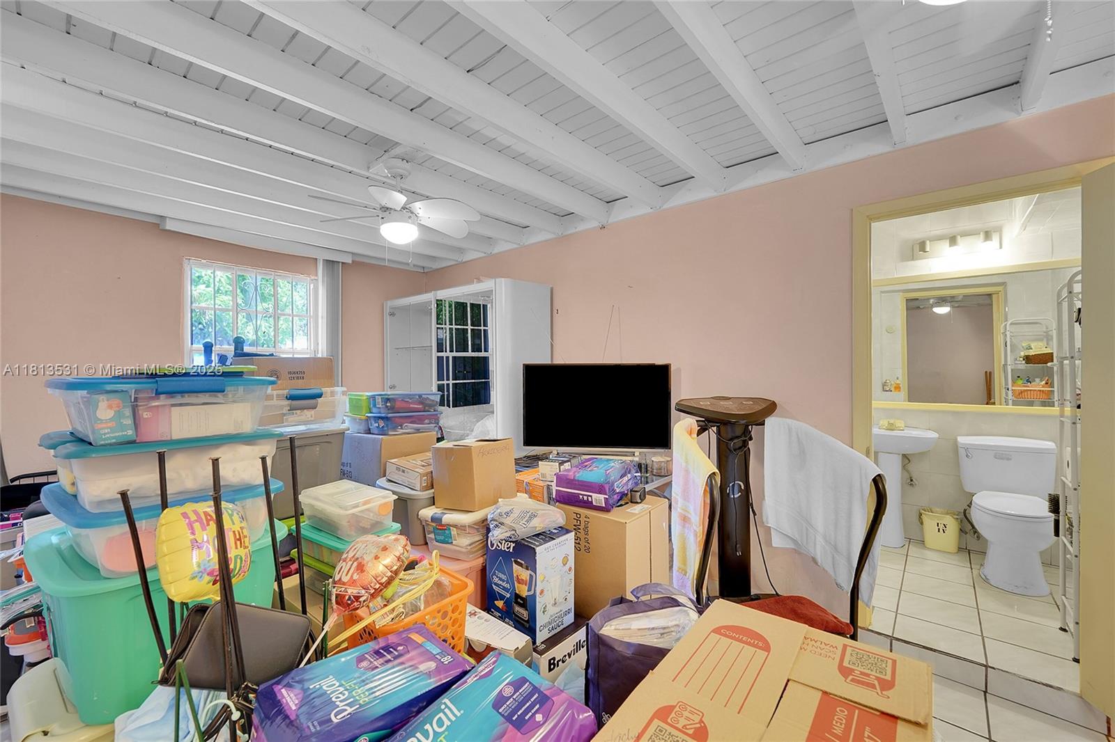 525 NE 126th St, North Miami, Florida image 24