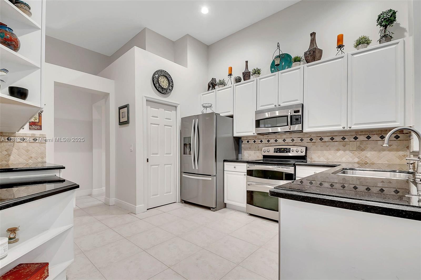 3943 Nighthawk Dr, Weston, Florida image 13