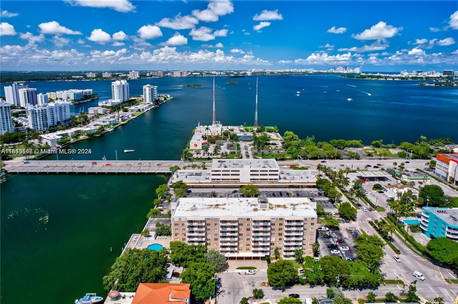 1455 N Treasure Dr #3R, North Bay Village, Florida image 1