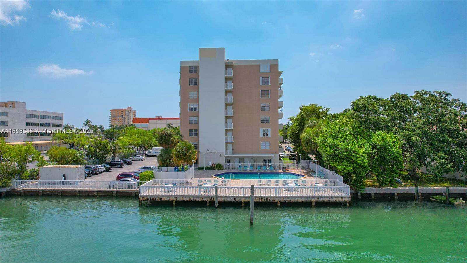 1455 N Treasure Dr #3R, North Bay Village, Florida image 13