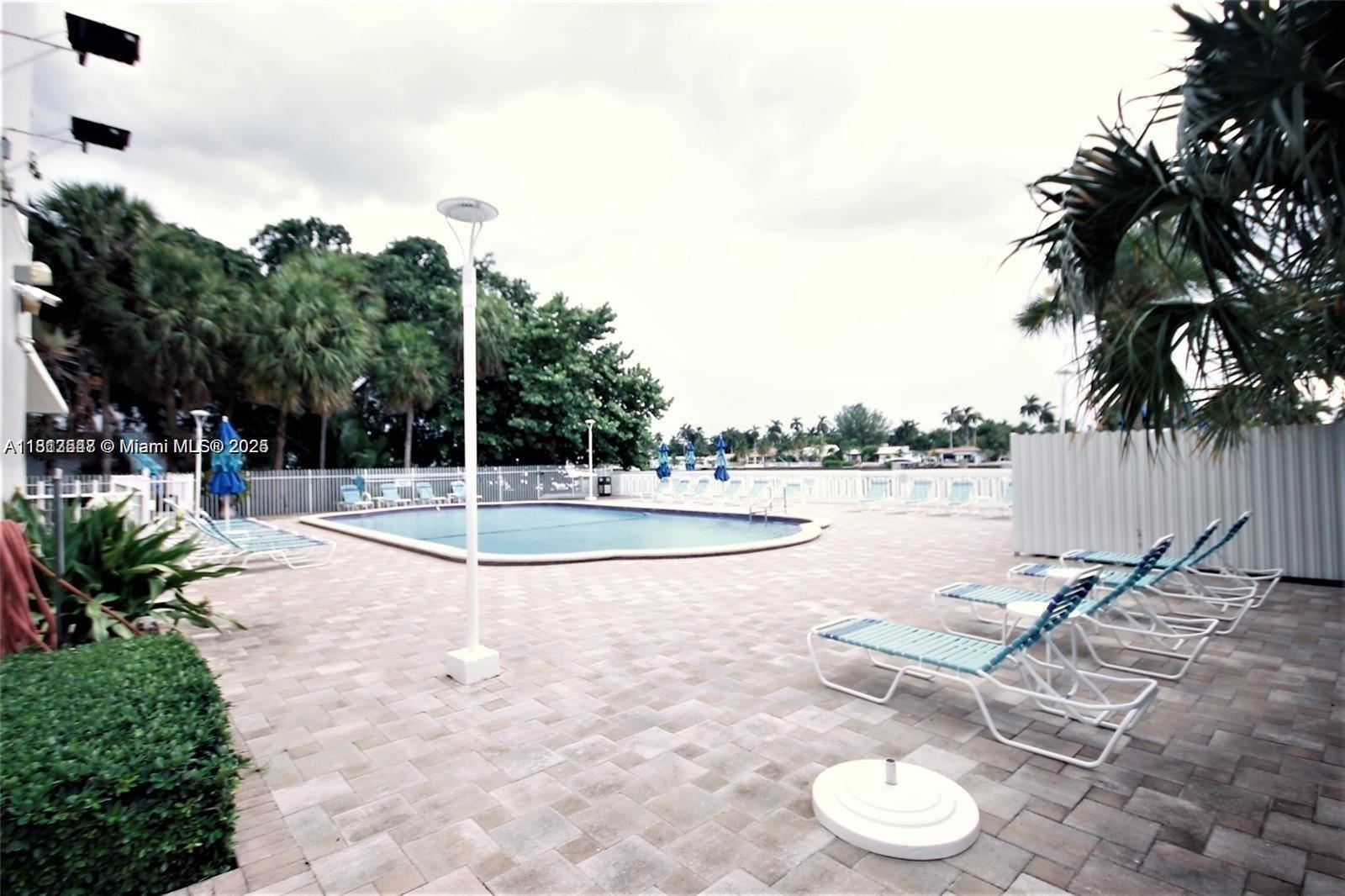 1455 N Treasure Dr #3R, North Bay Village, Florida image 16