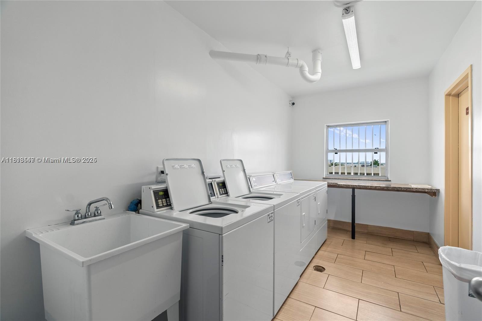 1455 N Treasure Dr #3R, North Bay Village, Florida image 5