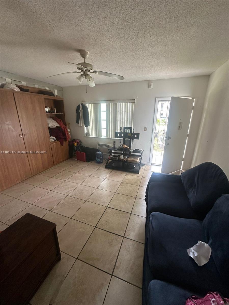 listing main picture