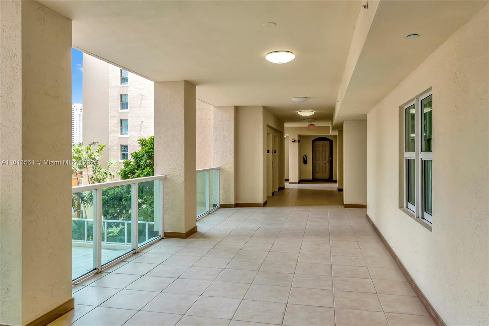 3330 NE 190th St #416, Aventura, Florida image 29