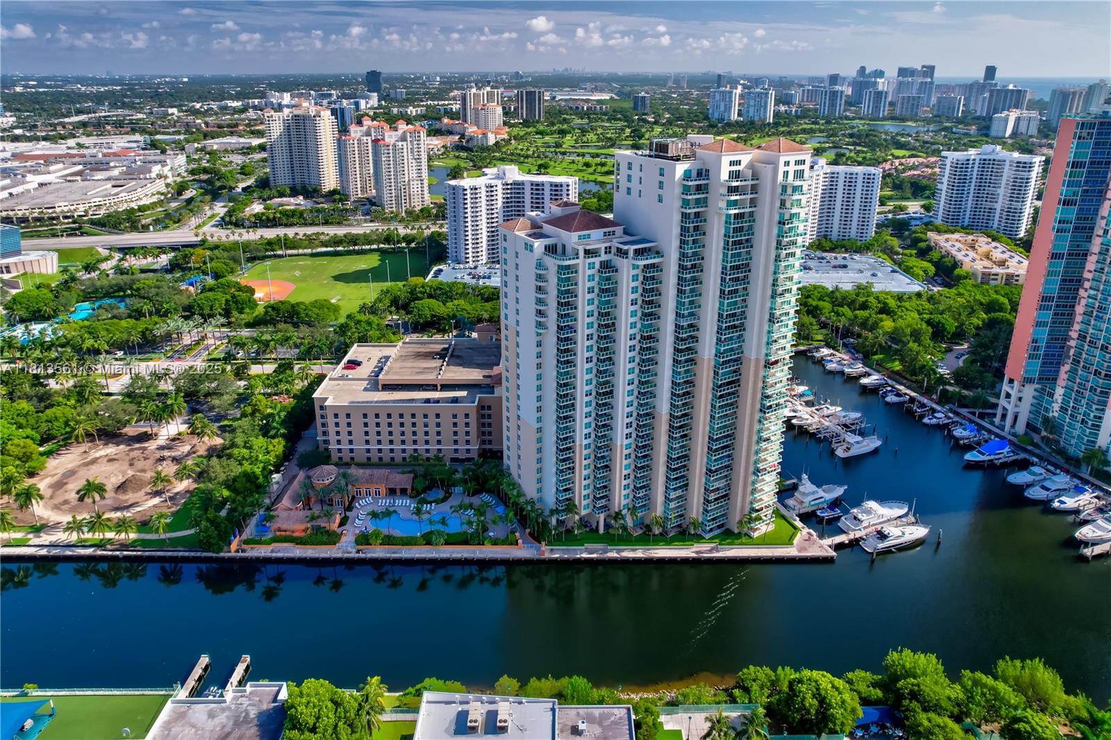 3330 NE 190th St #416, Aventura, Florida image 36