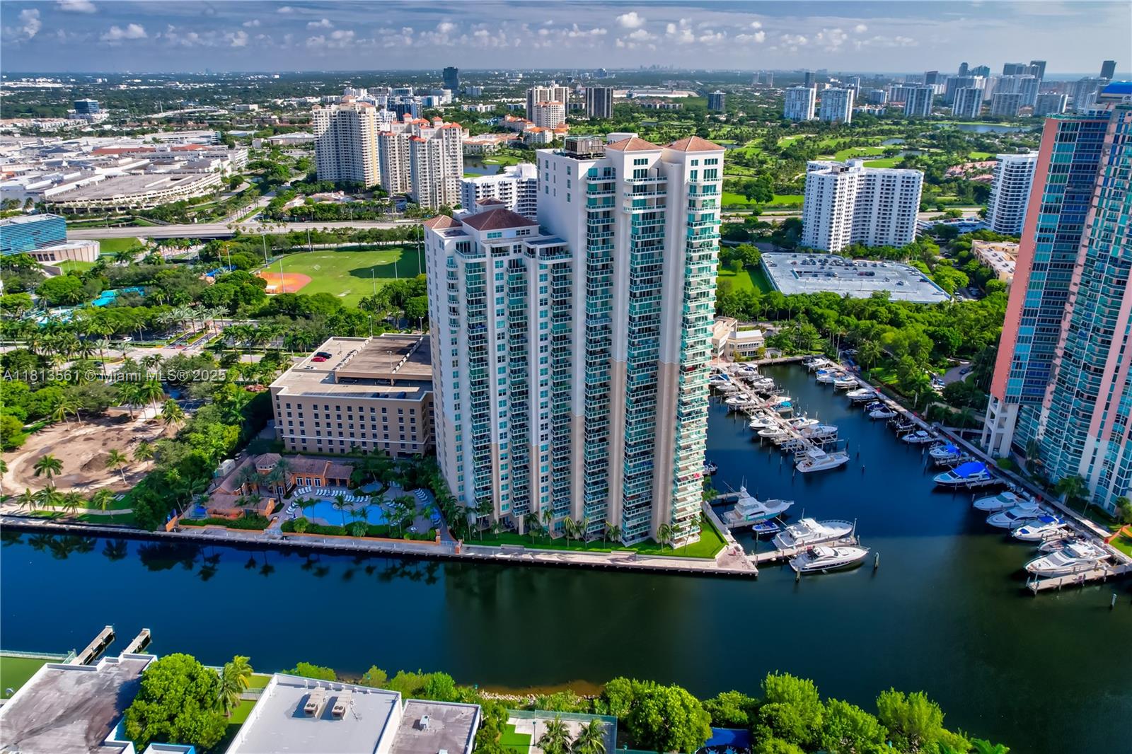 3330 NE 190th St #416, Aventura, Florida image 37