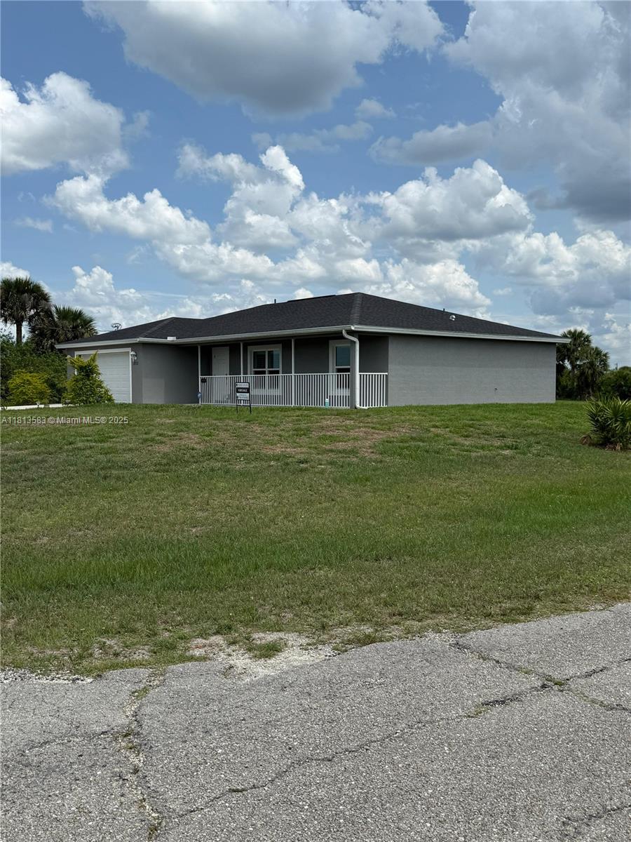 3031 Cherry Ln, La Belle, Florida image 3