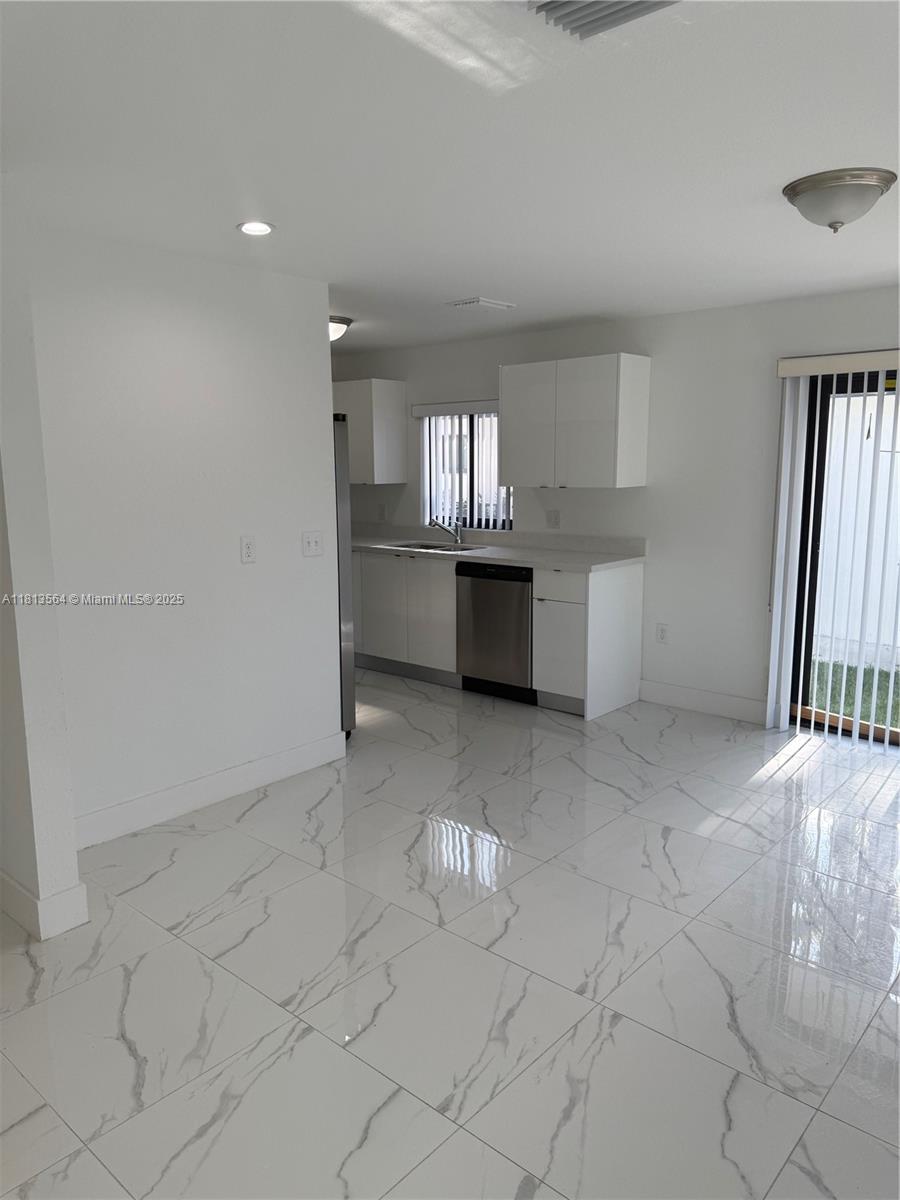 210 SW 3rd, Florida City, Florida image 7