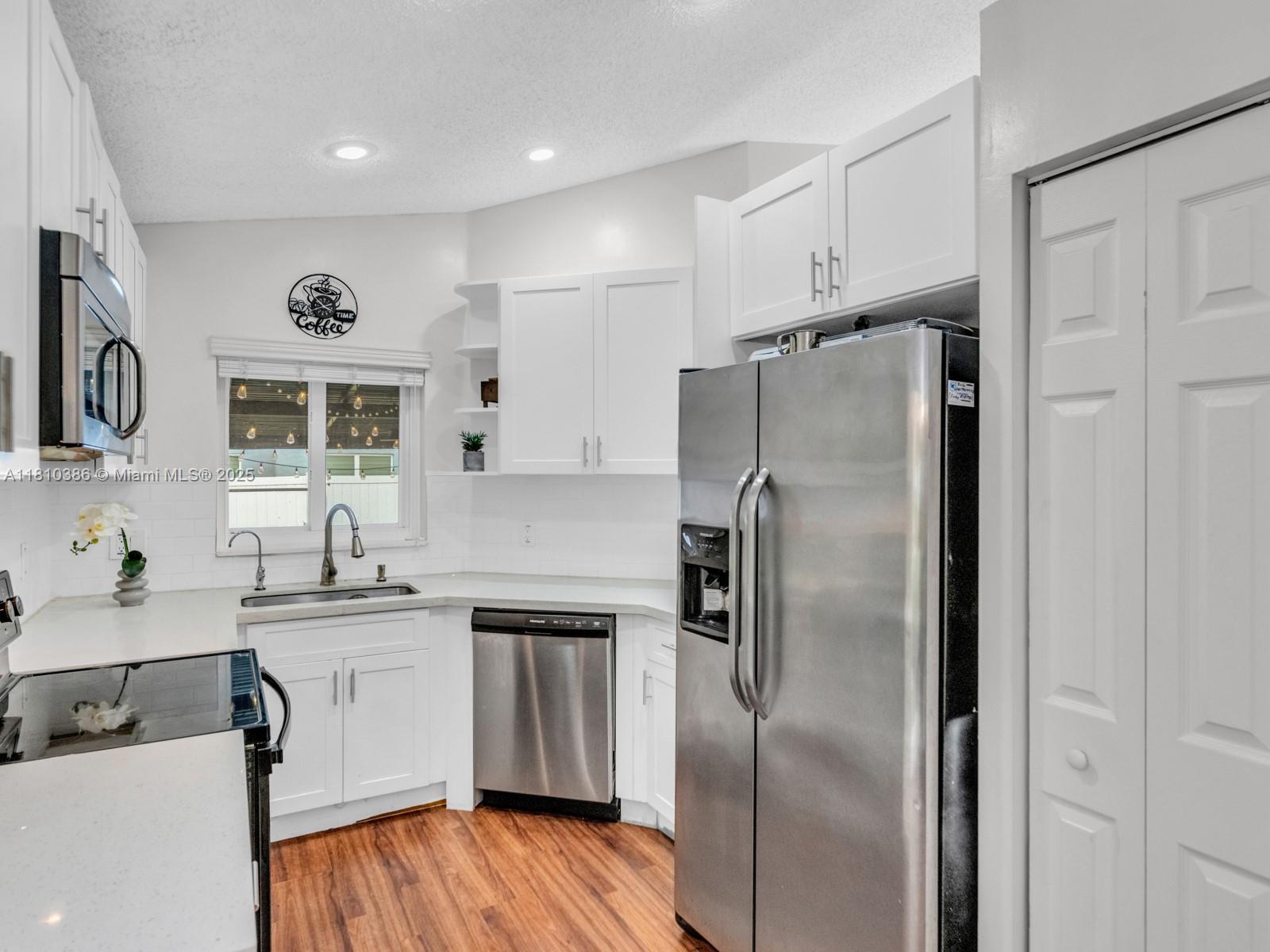 2810 River Run Cir E, Miramar, Florida image 12