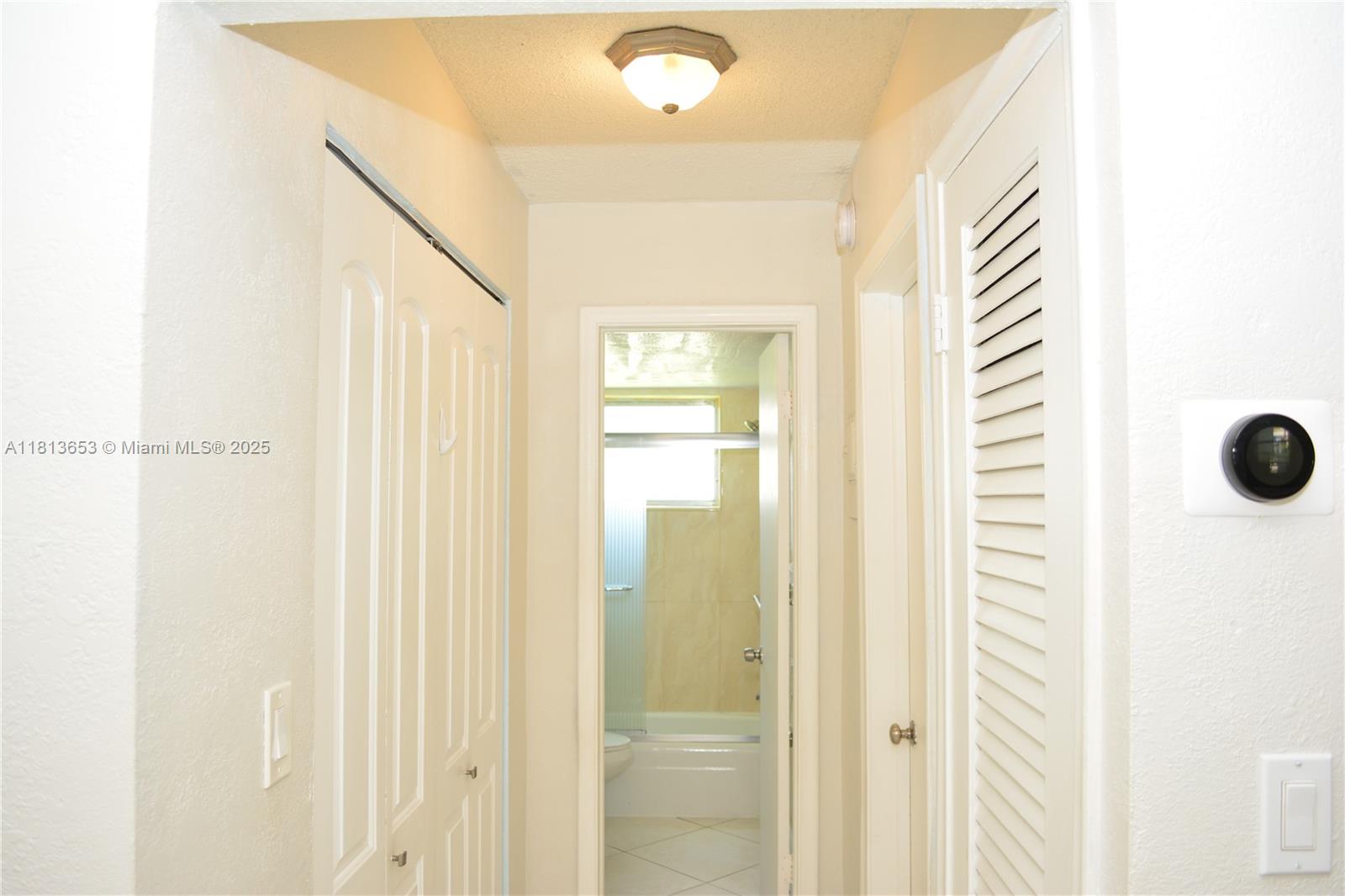 705 NE 2nd St #4, Hallandale Beach, Florida image 13