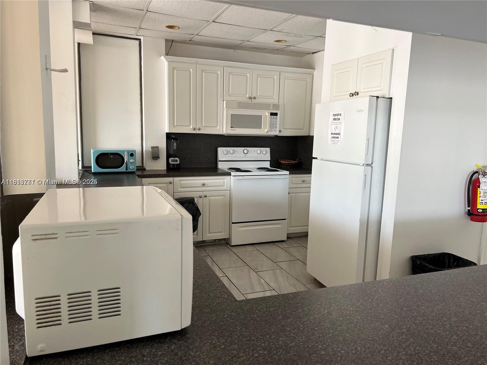 2851 E Sunrise Lakes Dr #205, Sunrise, Florida image 27