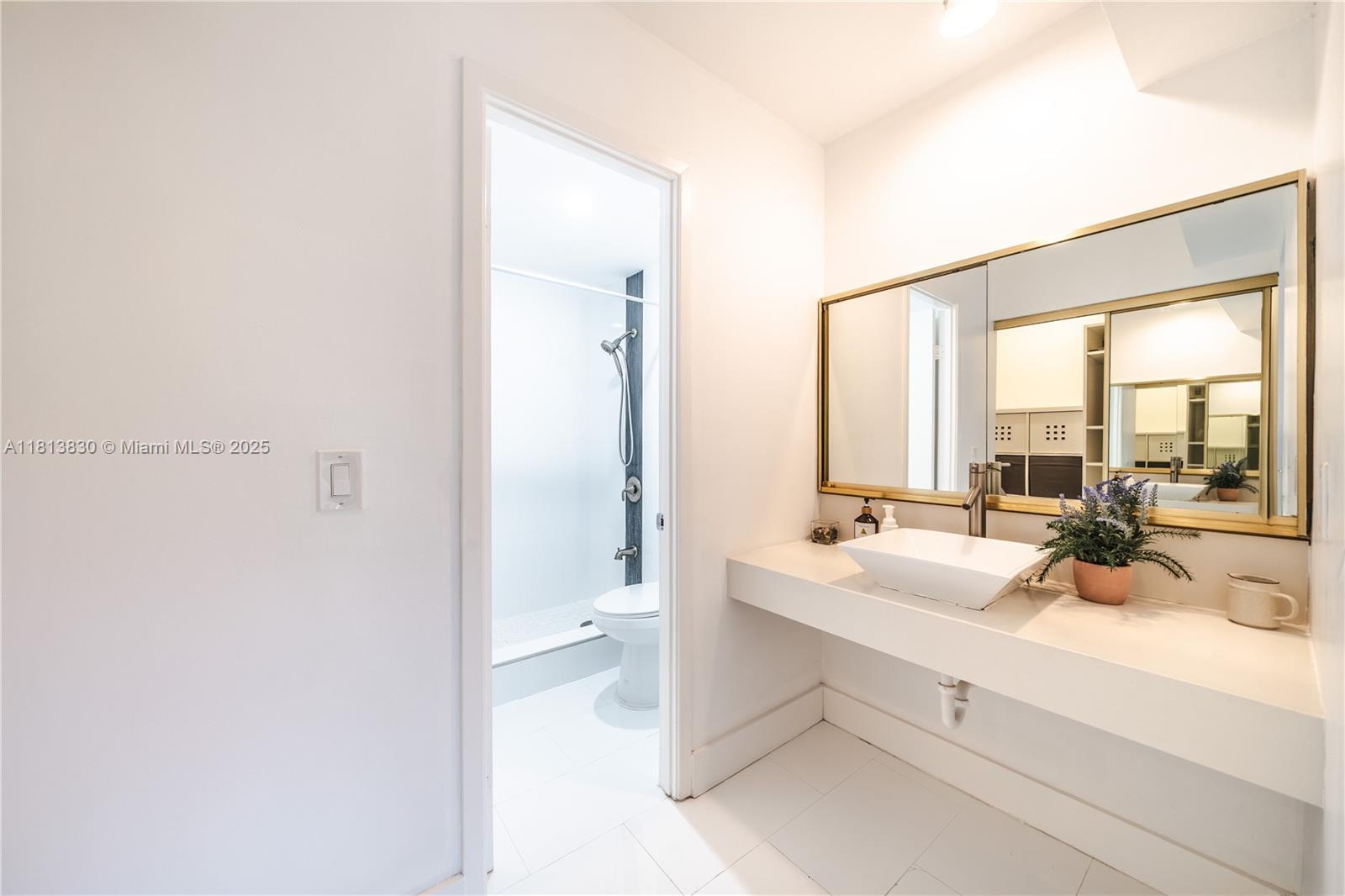 400 Diplomat Pkwy #204, Hallandale Beach, Florida image 23