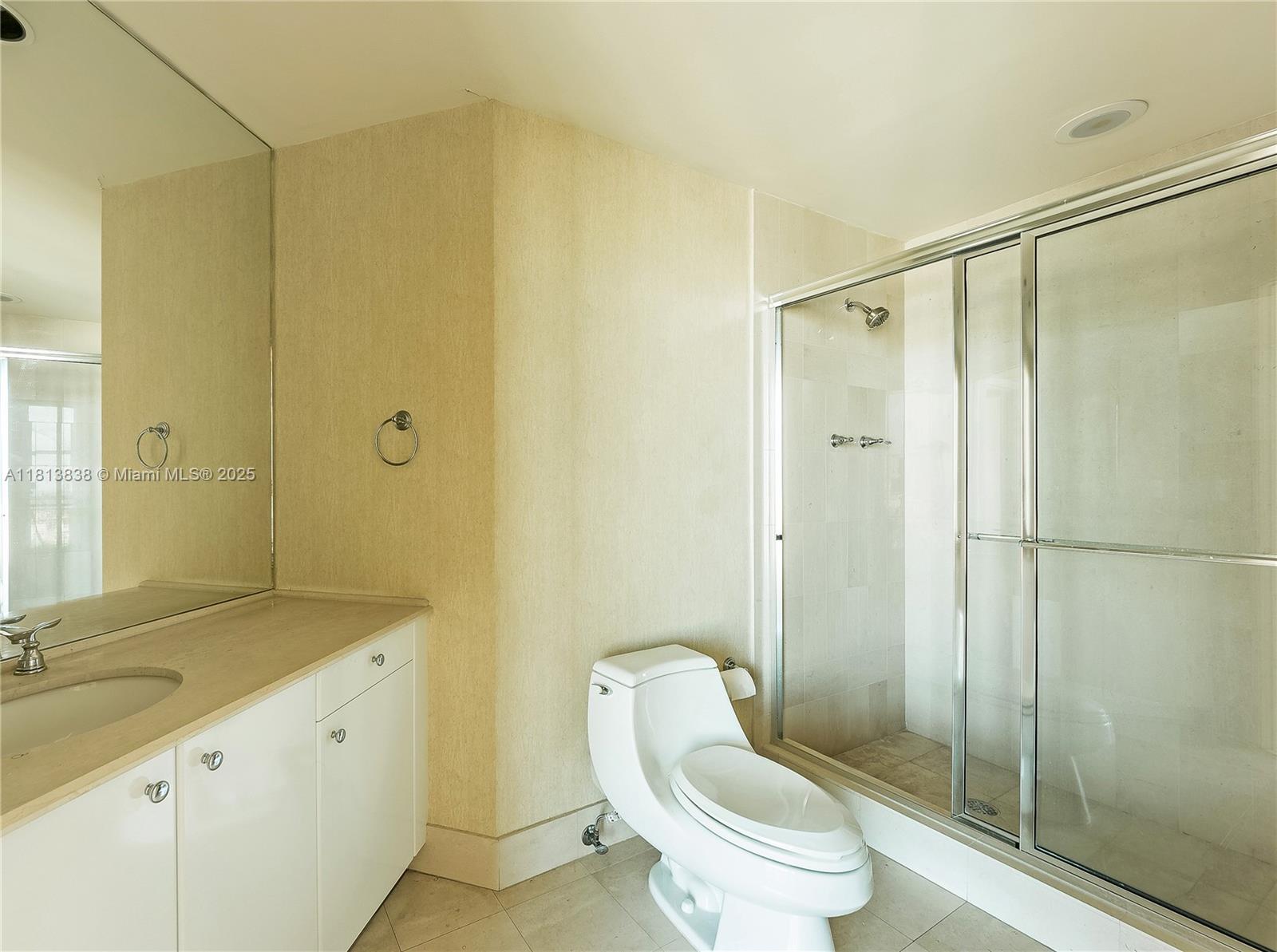 300 S Pointe Dr #2103, Miami Beach FL 33139