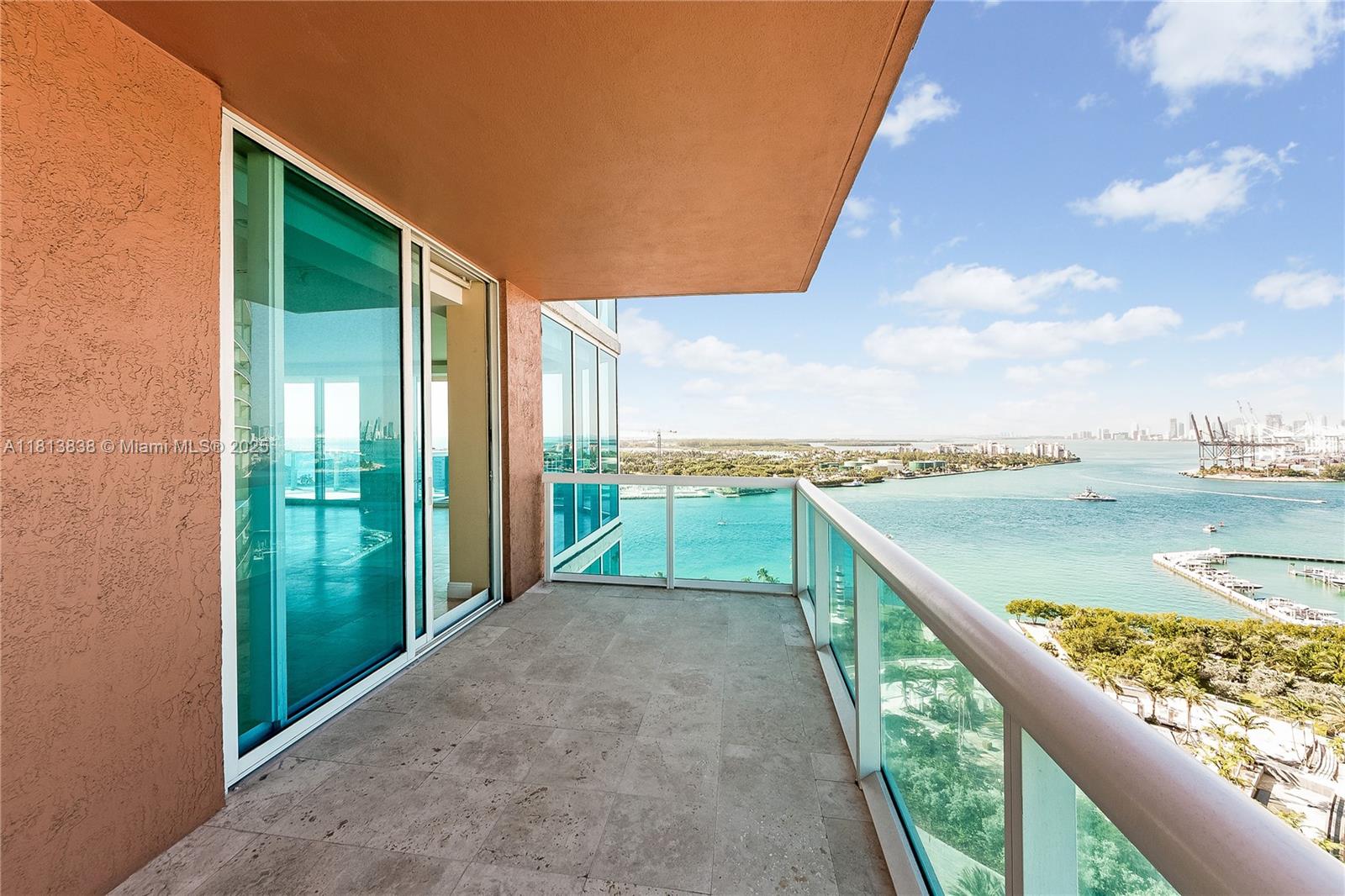 300 S Pointe Dr #2103, Miami Beach FL 33139