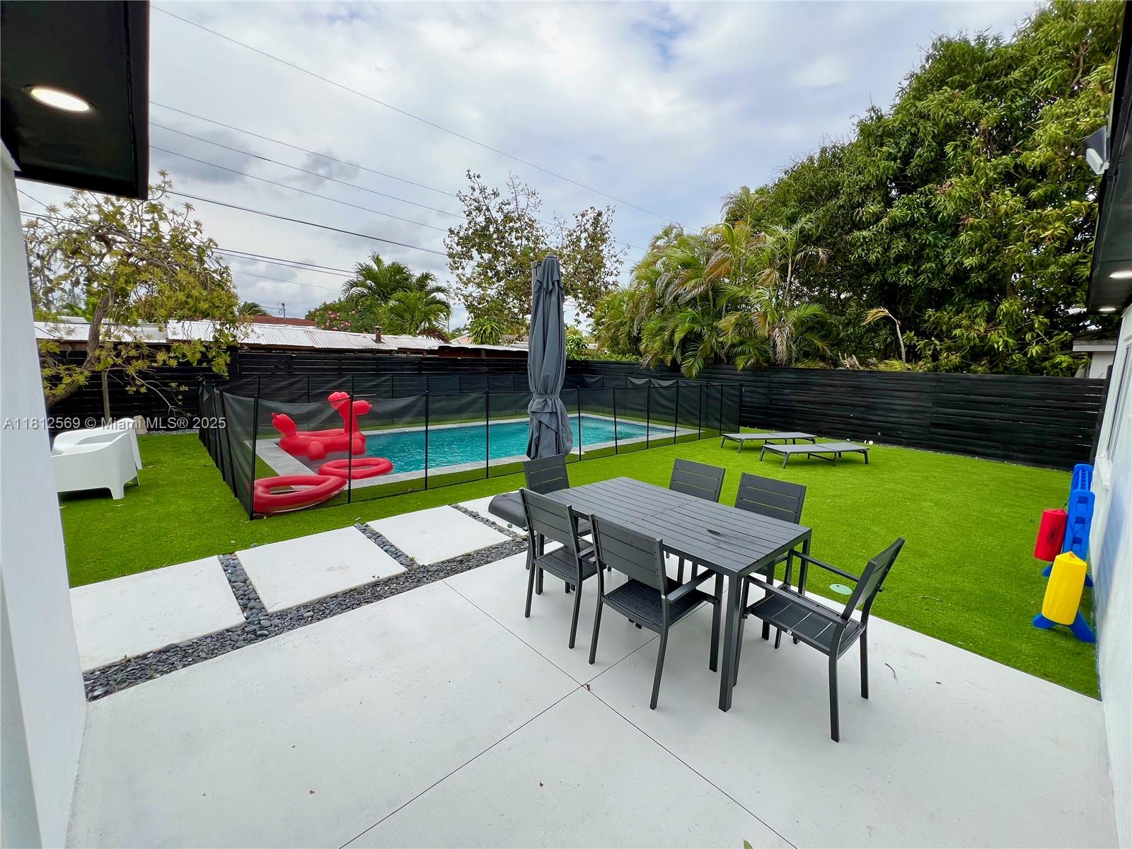 1451 NE 155th Ter, North Miami Beach, Florida image 26