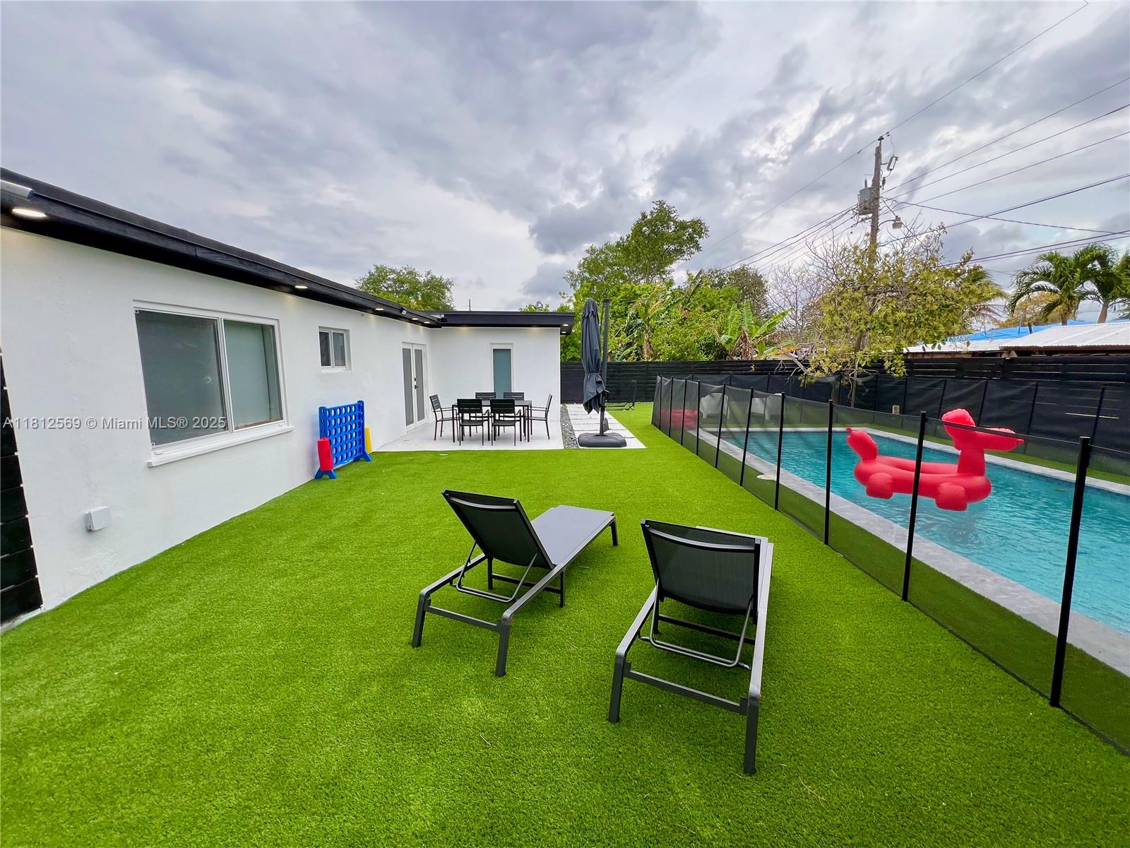 1451 NE 155th Ter, North Miami Beach, Florida image 28