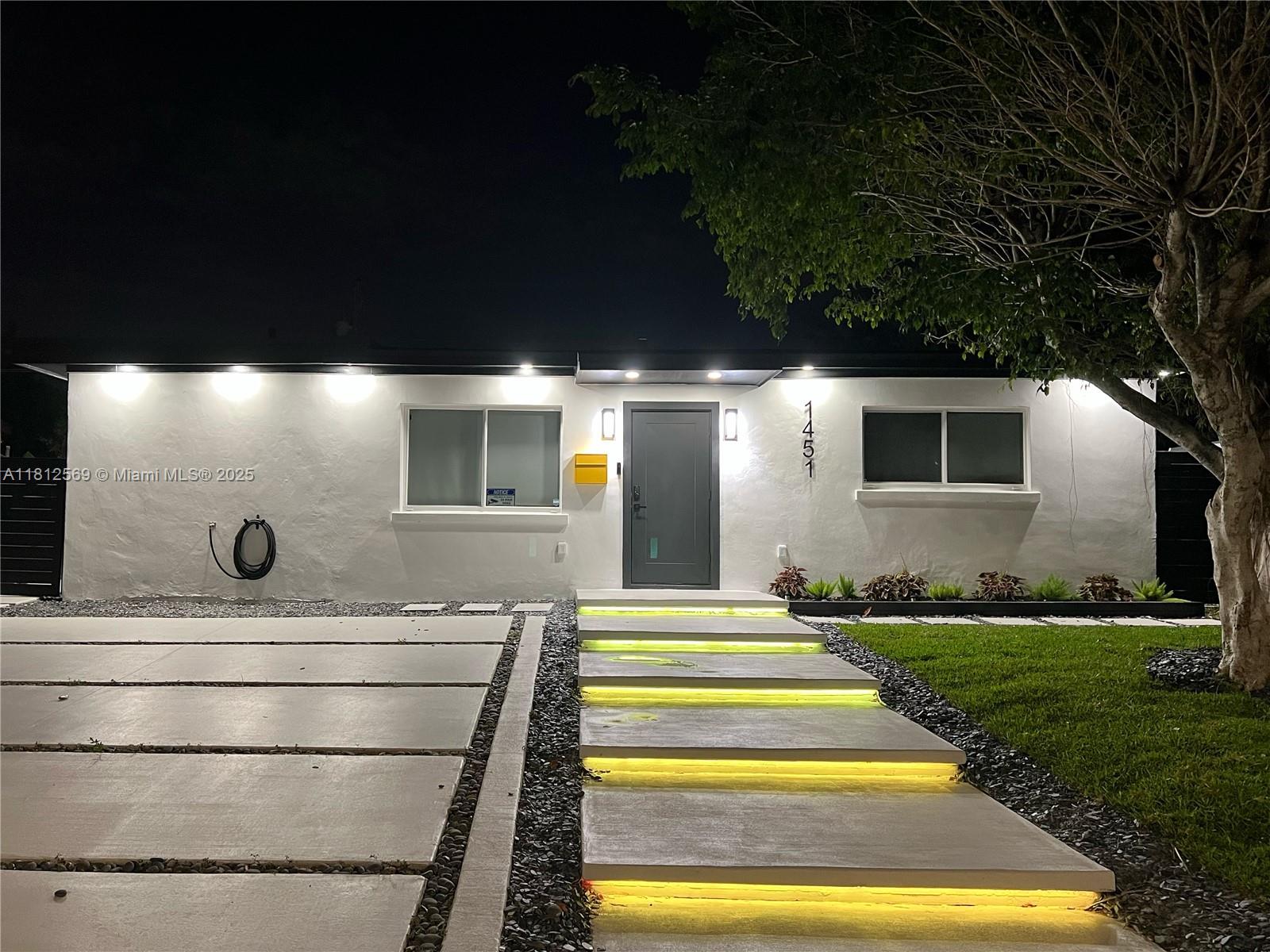 1451 NE 155th Ter, North Miami Beach, Florida image 38