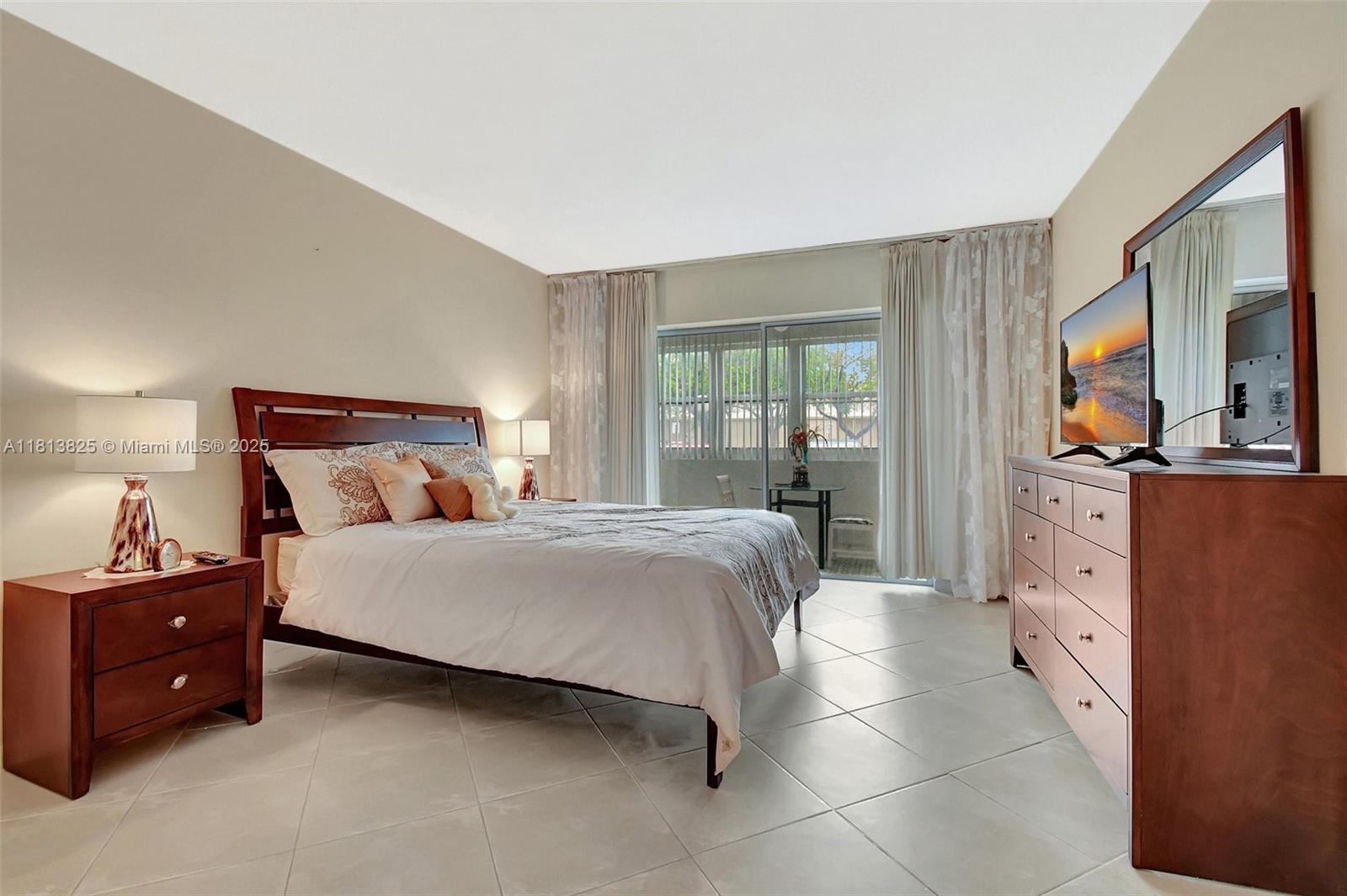 329 SE 3rd St #103R, Hallandale Beach, Florida image 20