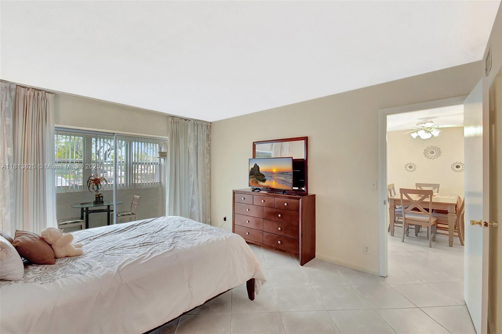 329 SE 3rd St #103R, Hallandale Beach, Florida image 22