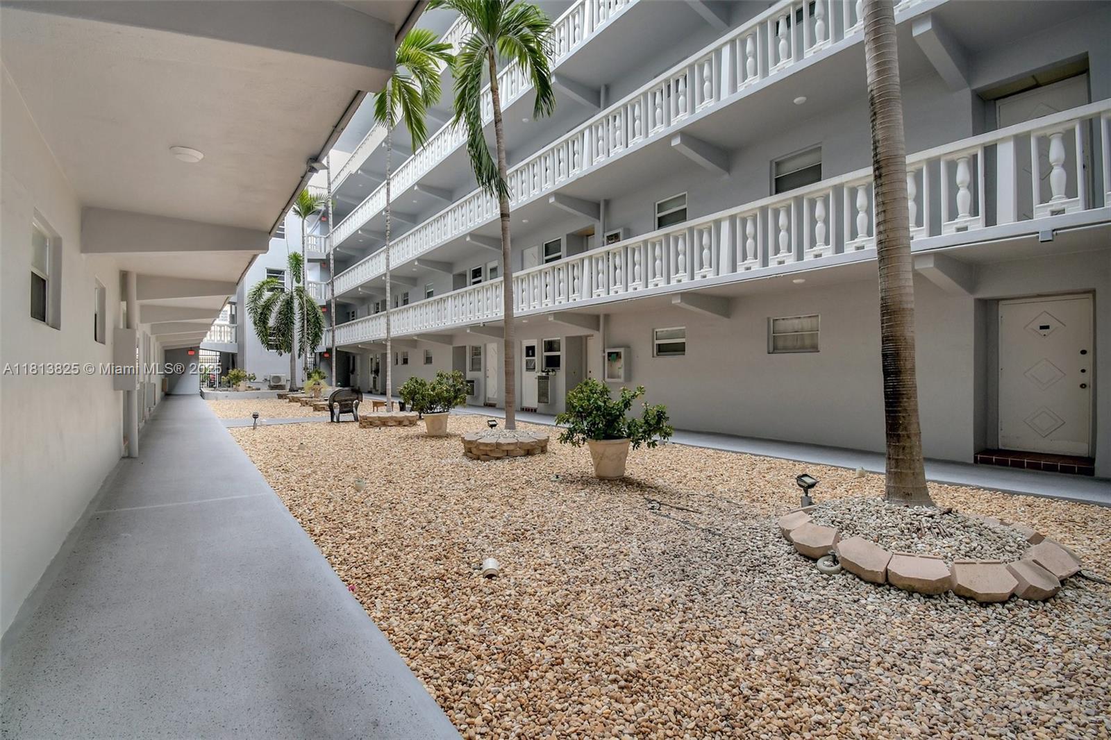 329 SE 3rd St #103R, Hallandale Beach, Florida image 5