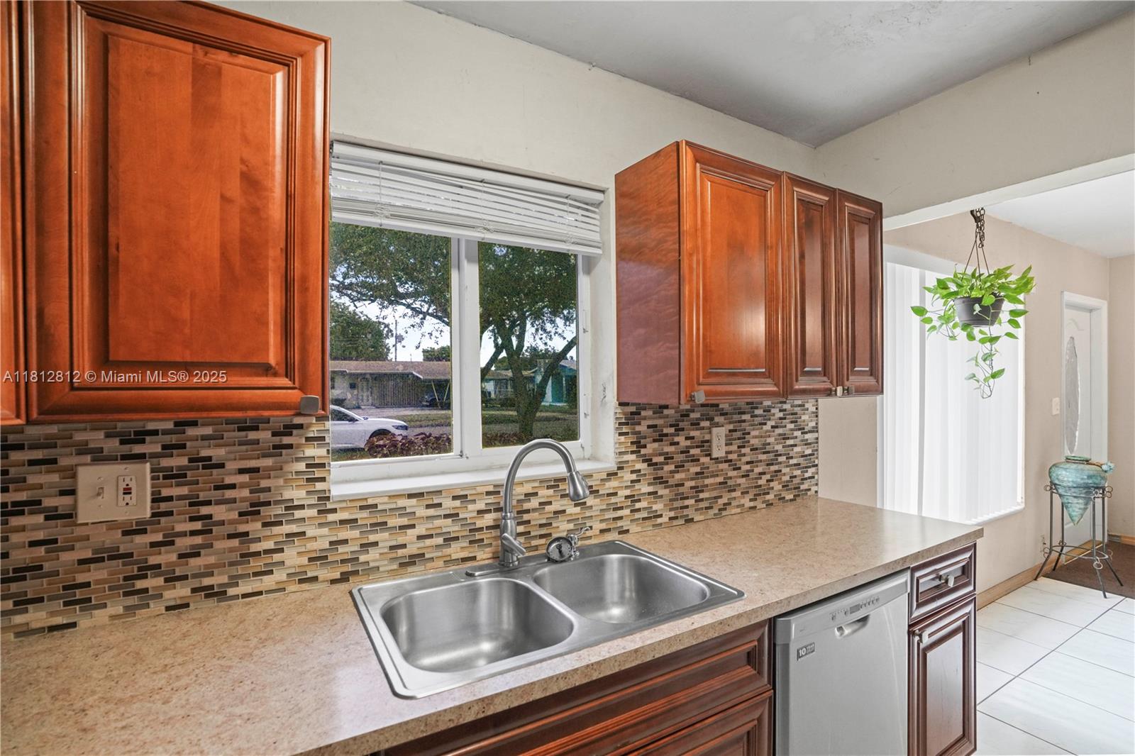 1731 NW 27th Ter, Fort Lauderdale, Florida image 10