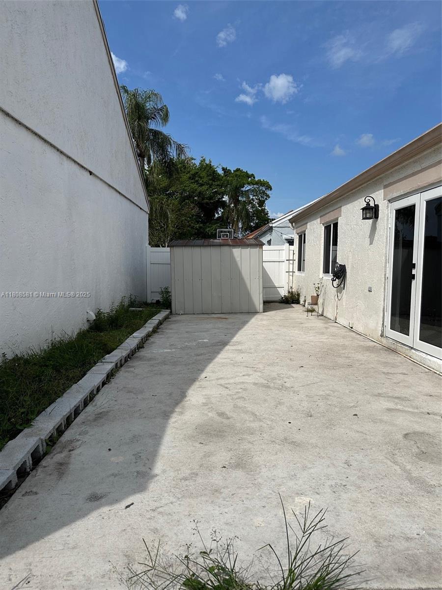 8600 SW 12th St, Pembroke Pines, Florida image 9