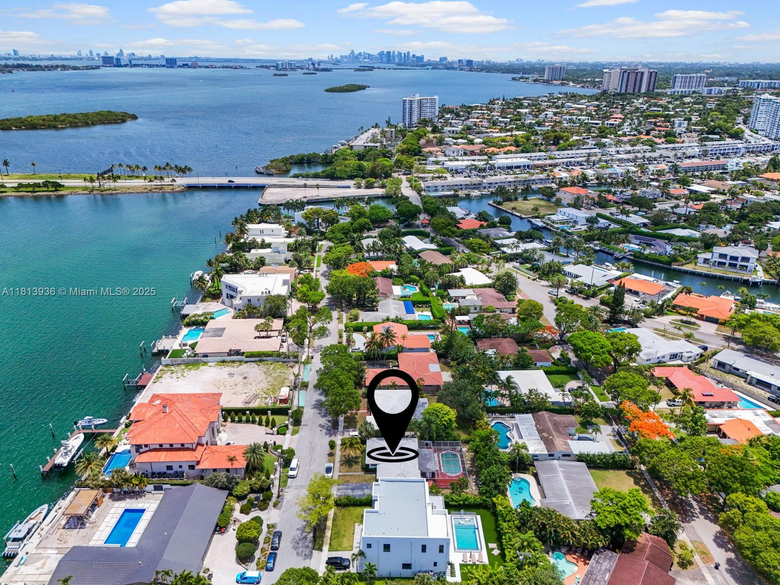 12480 Keystone Island Dr, North Miami, Florida image 2