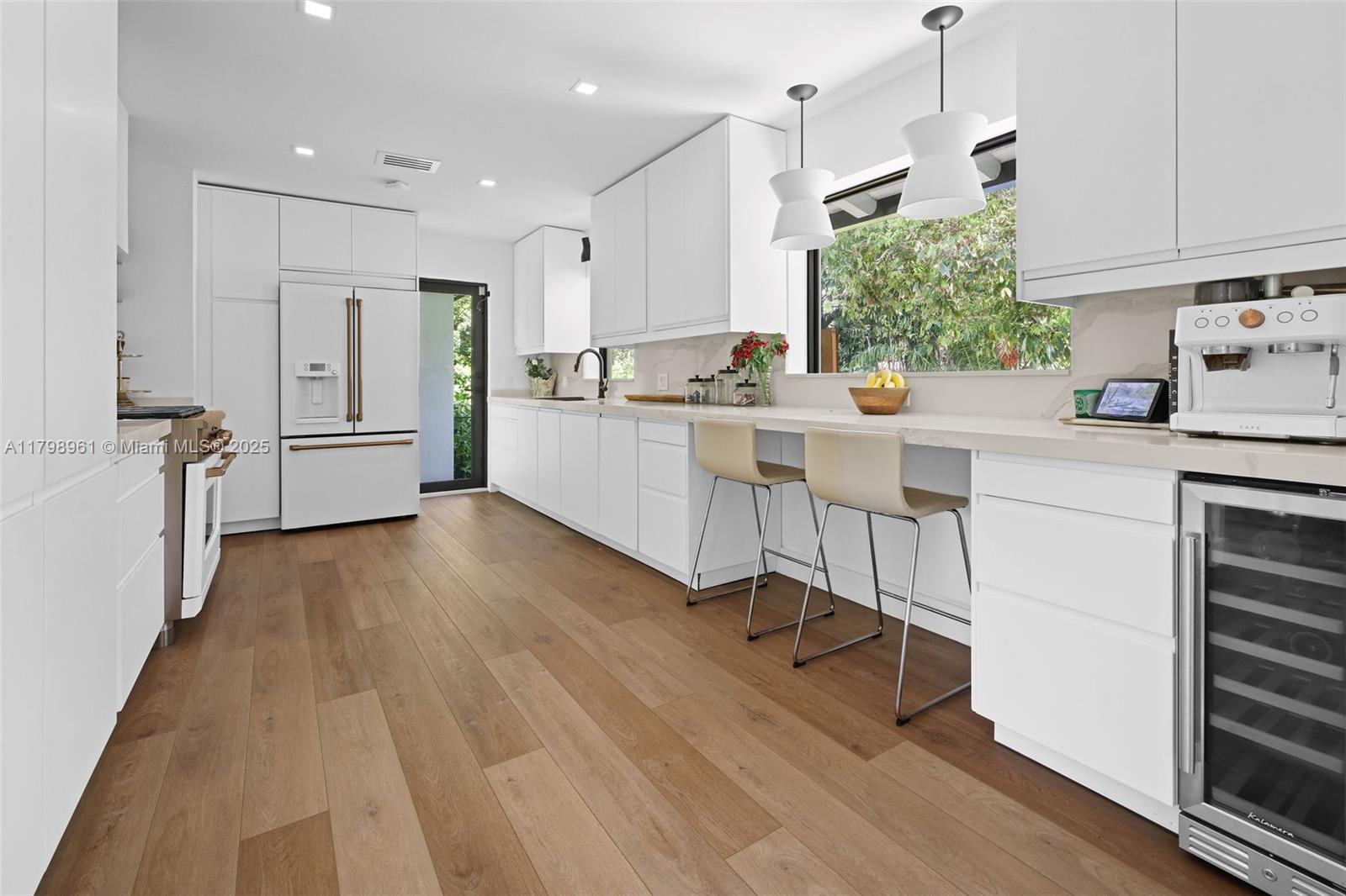 1060 NE 95th St, Miami Shores, Florida image 11