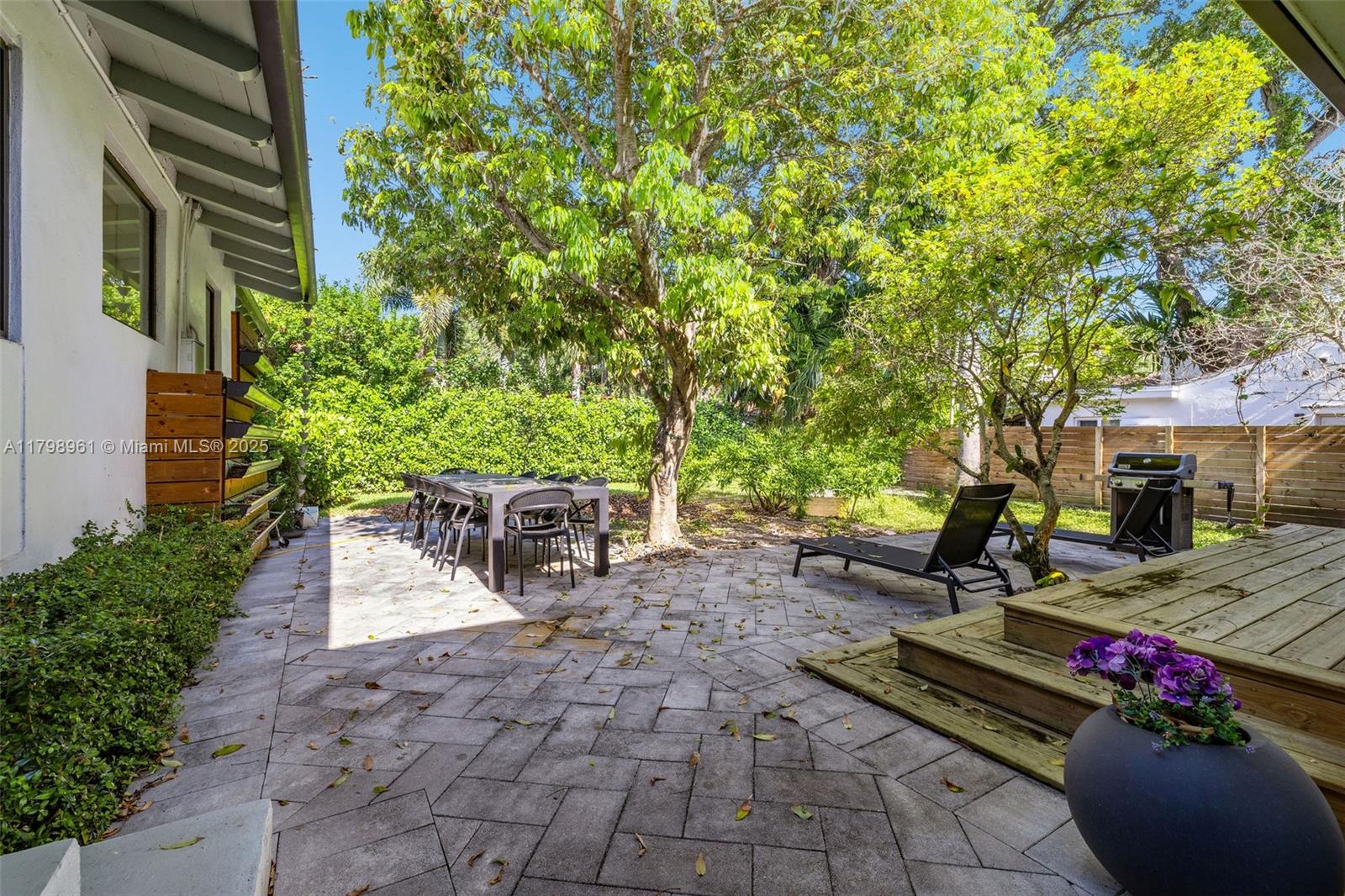 1060 NE 95th St, Miami Shores, Florida image 31