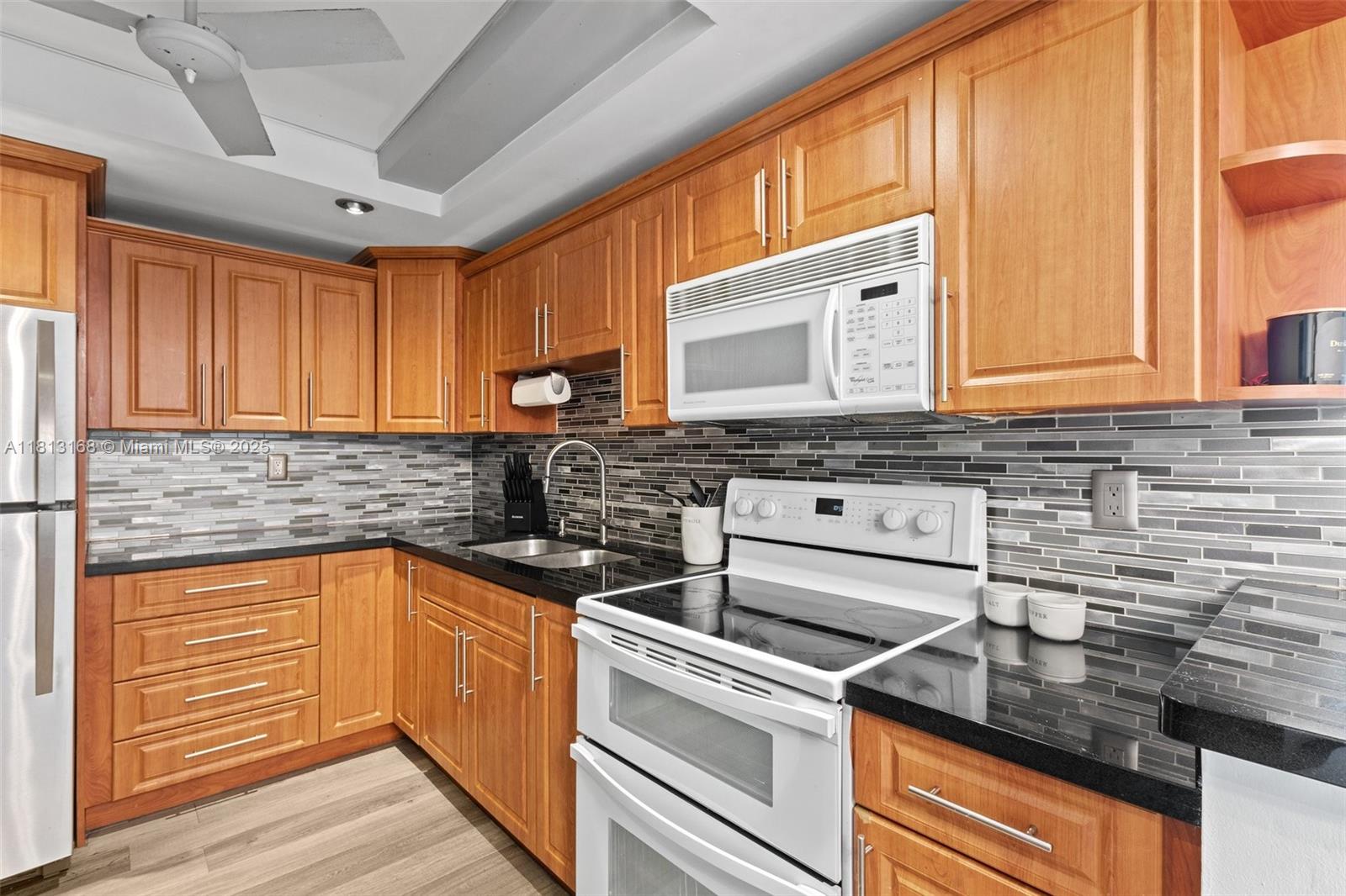 6451 N University Dr #205, Tamarac, Florida image 11
