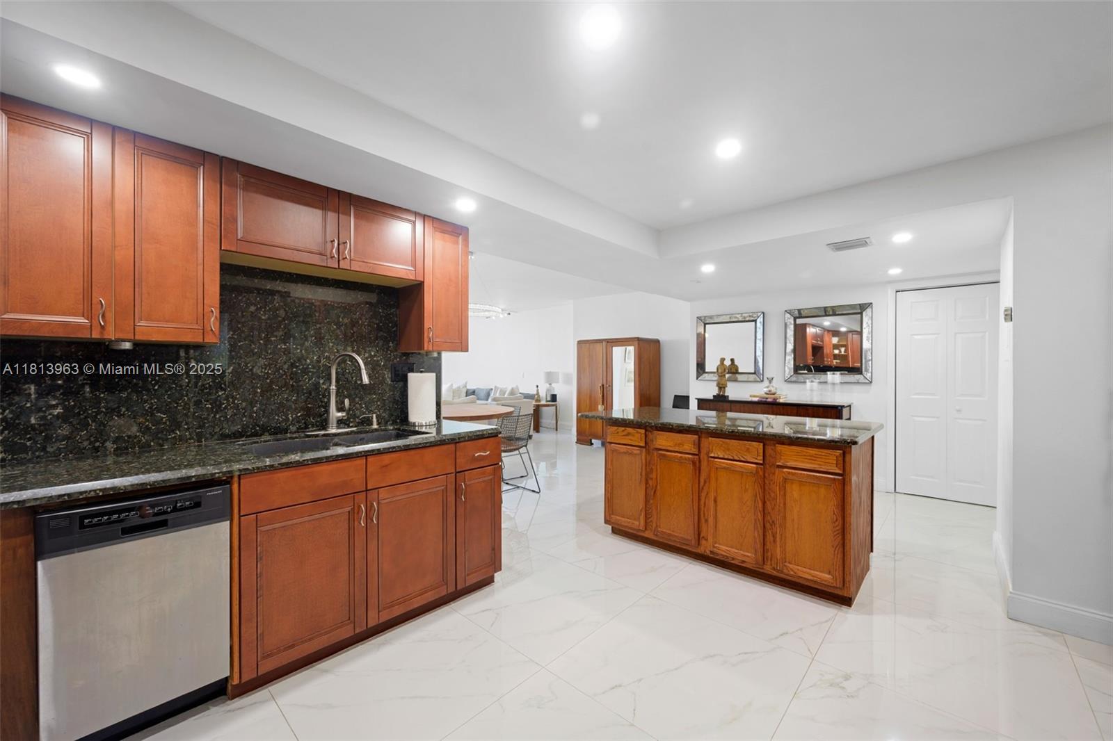 500 Three Islands Blvd #206, Hallandale Beach, Florida image 4
