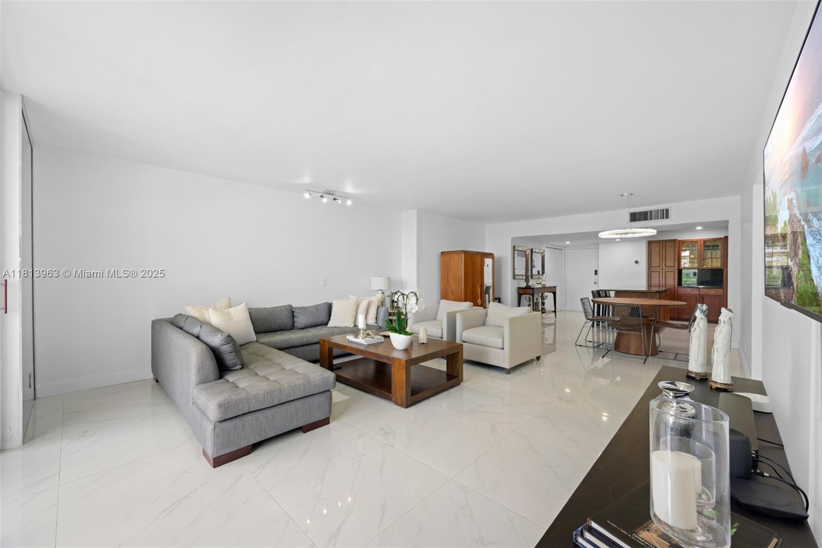 500 Three Islands Blvd #206, Hallandale Beach, Florida image 6