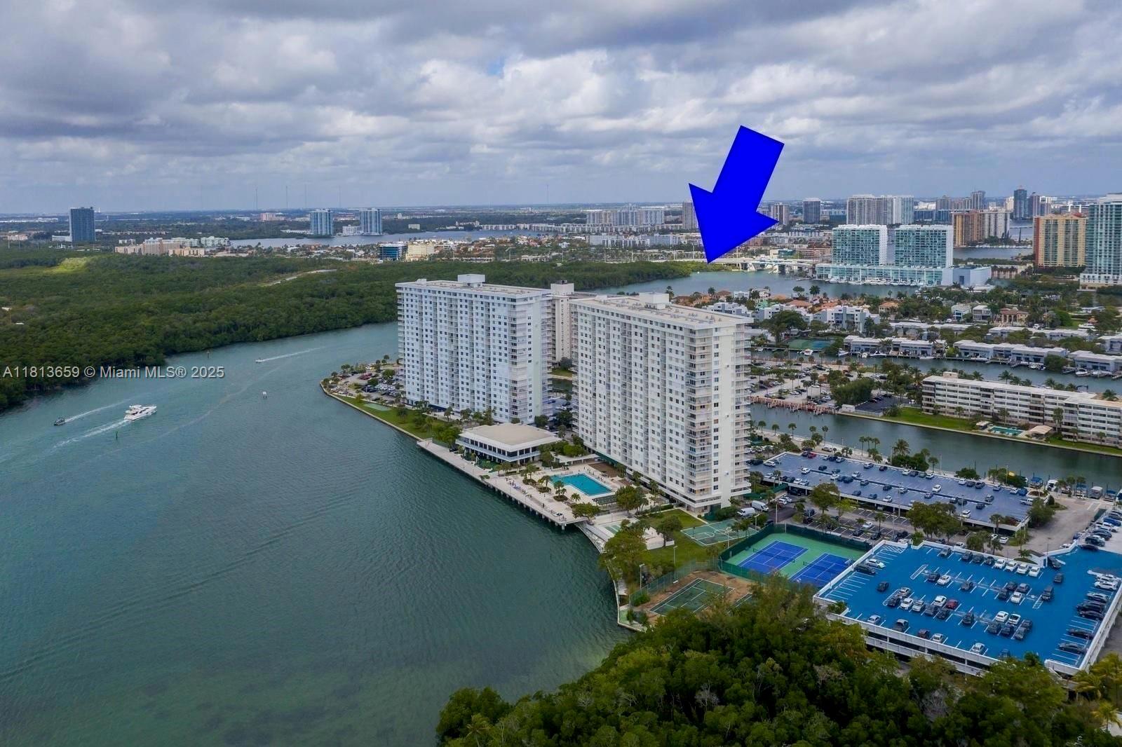 300 Bayview Dr #102, Sunny Isles Beach, Florida image 9