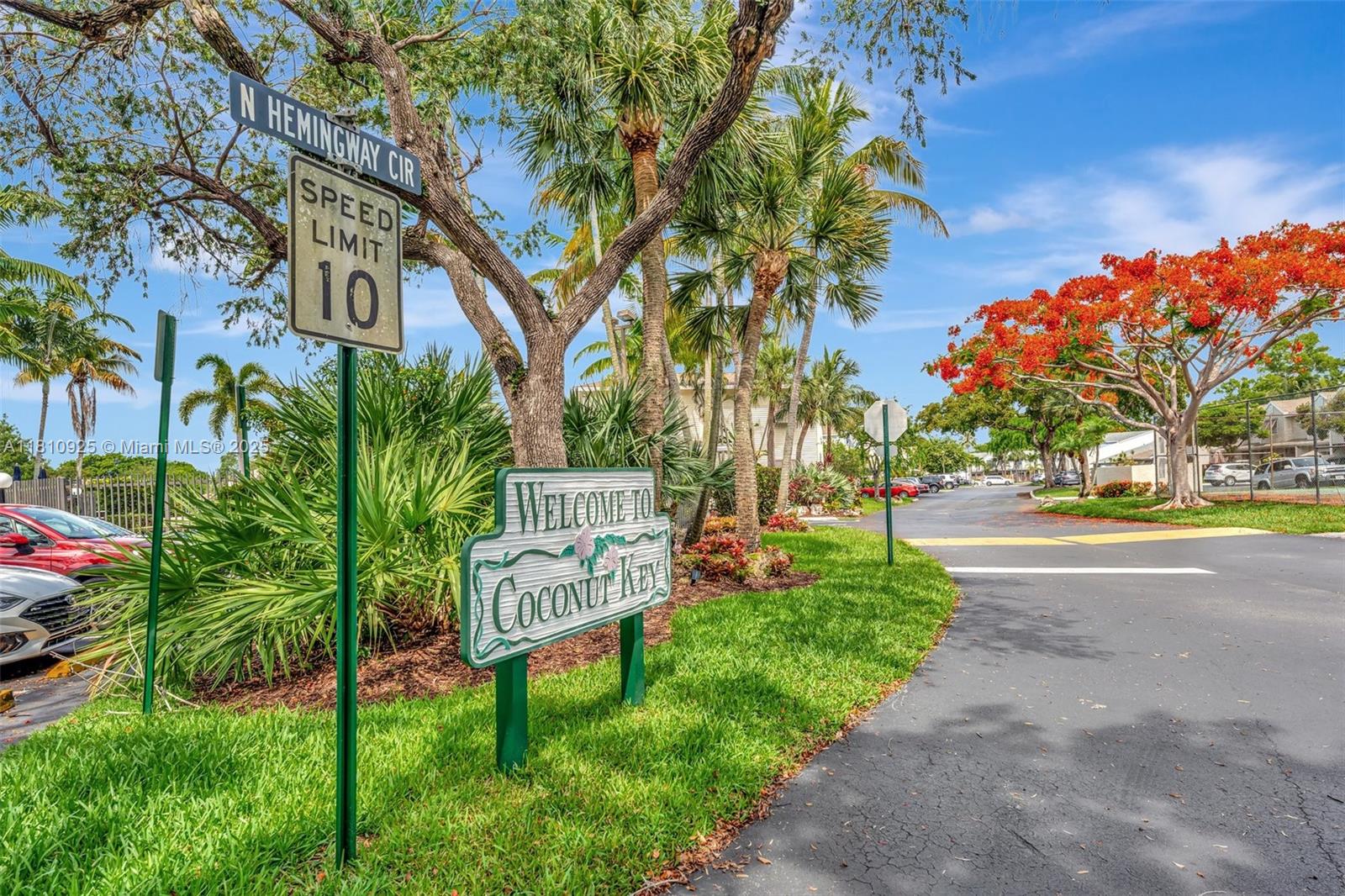 4724 S Hemingway Cir, Margate, Florida image 2