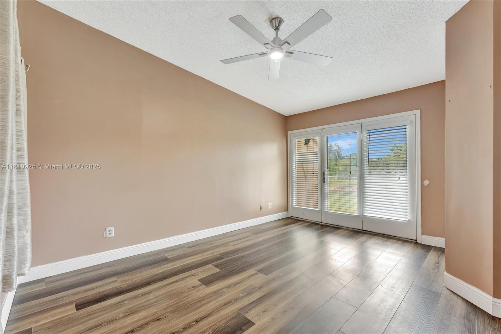 4724 S Hemingway Cir, Margate, Florida image 35