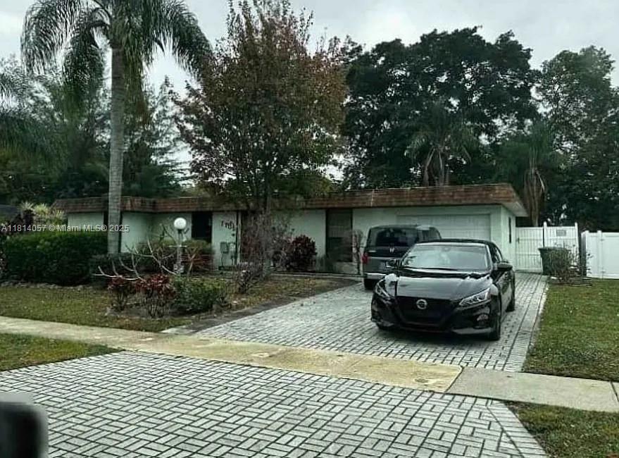 7705 NW 74th Ave, Tamarac, Florida image 1