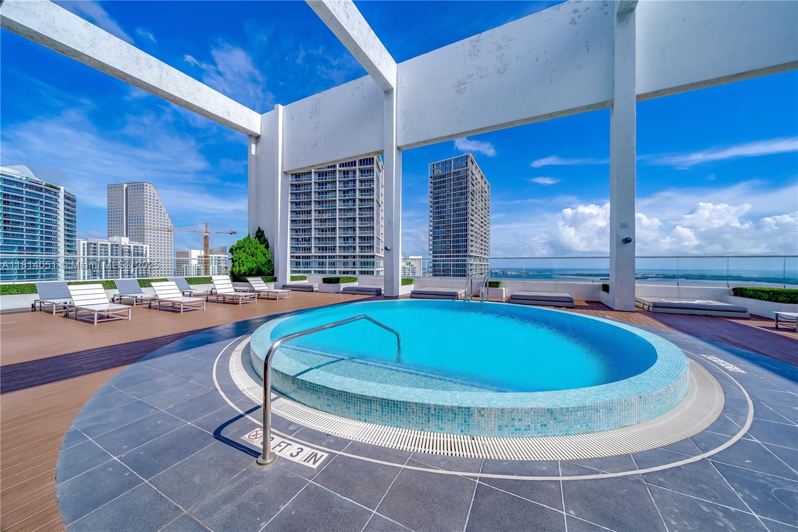 Apartamento para Alugar em Miami, FL