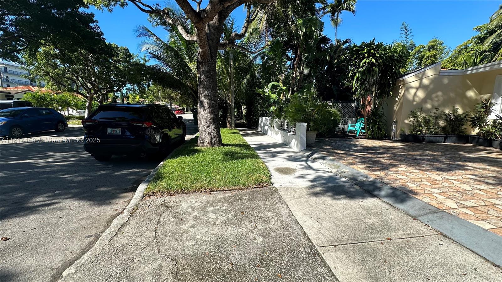2221 SW 26th Lane, Miami, Florida image 2