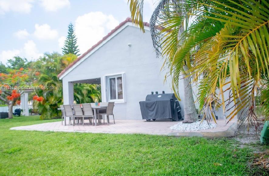 1353 Majesty Ter, Weston, Florida image 34
